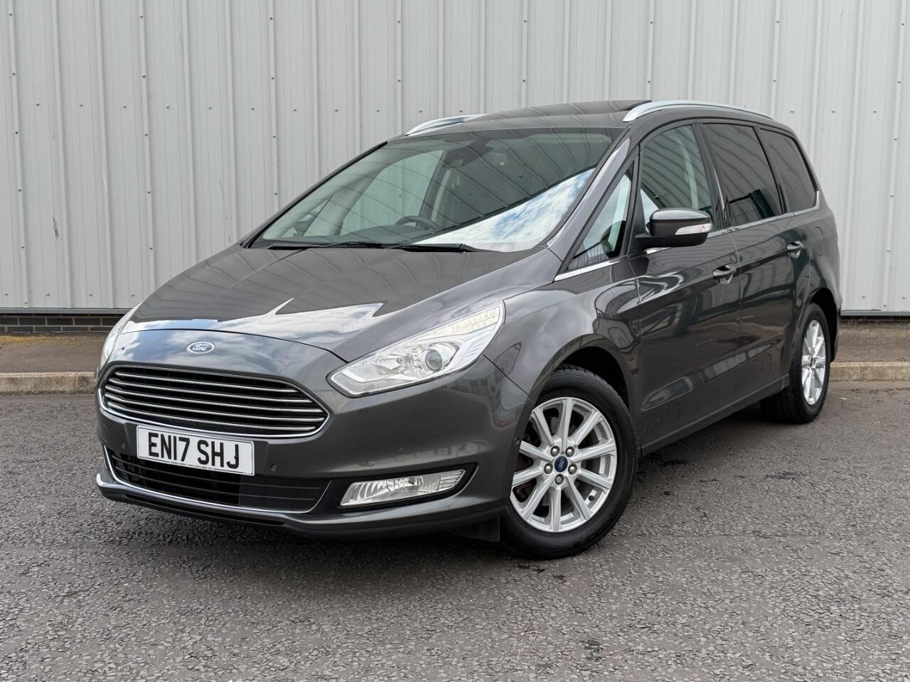 Ford Galaxy view 3