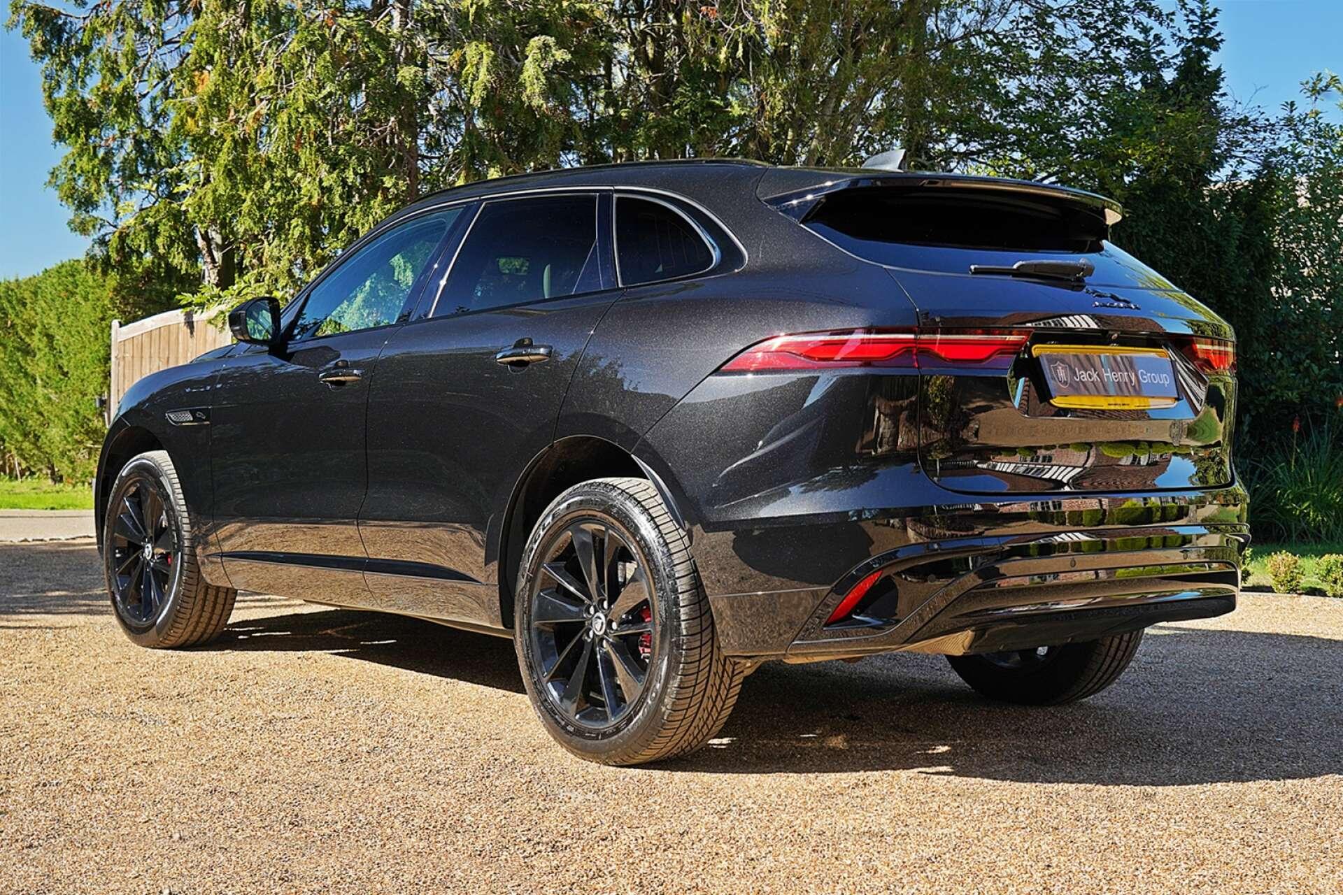 Jaguar F-Pace view 3