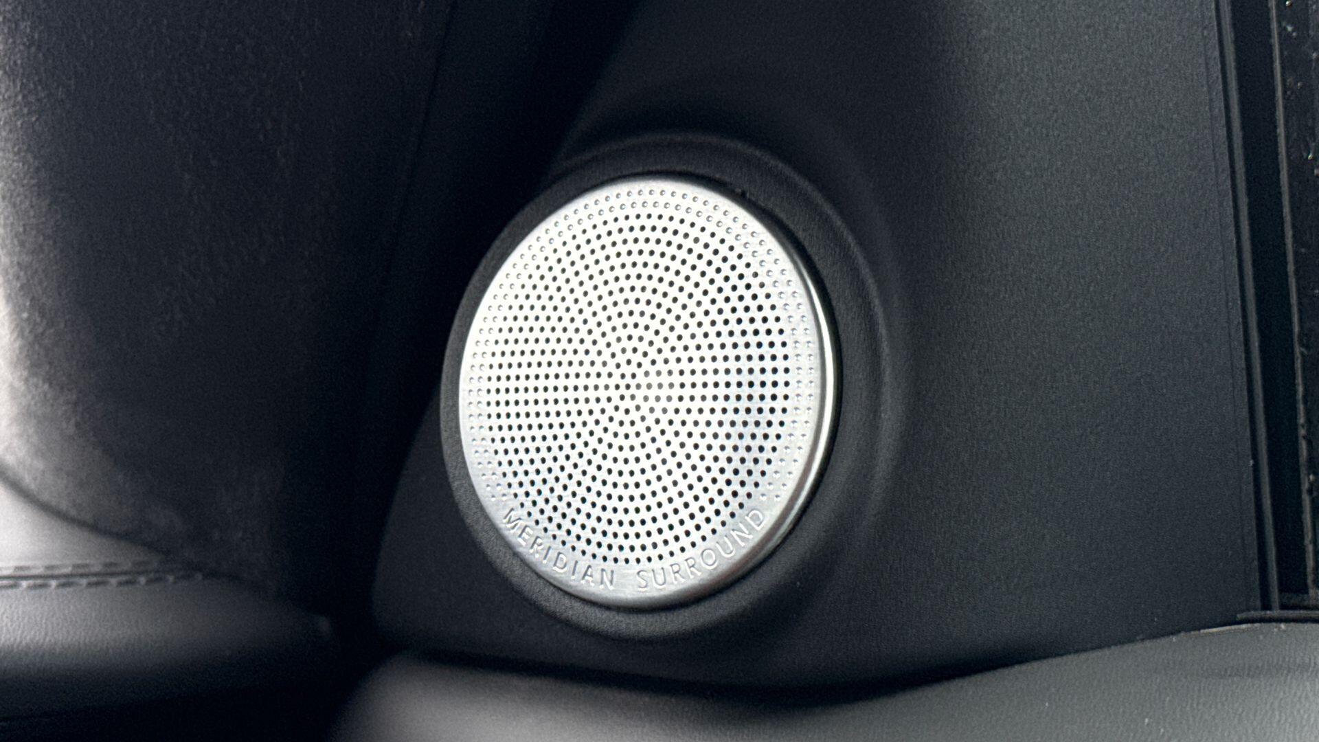 Land Rover Range Rover Evoque view 23