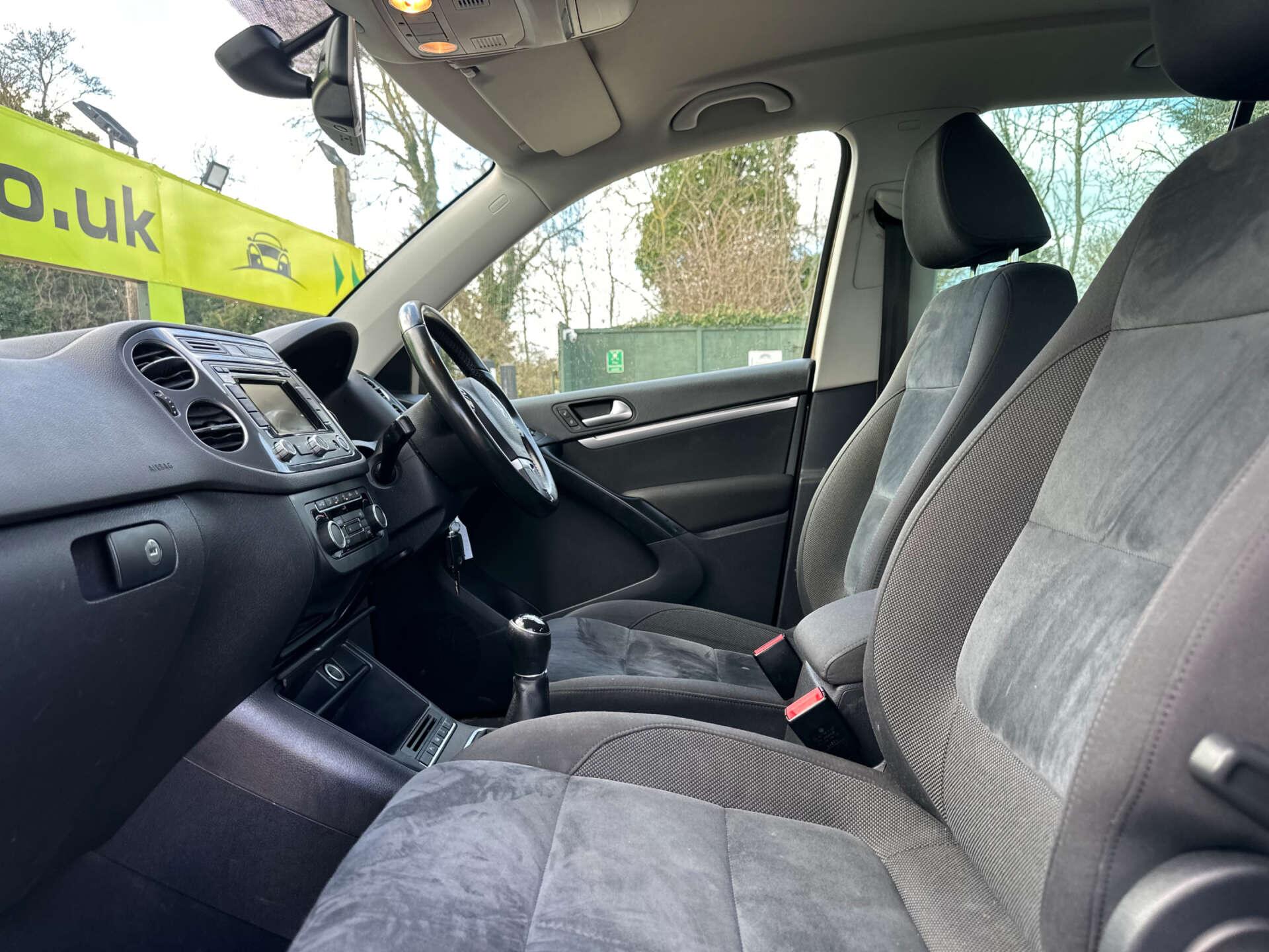 Volkswagen Tiguan view 18