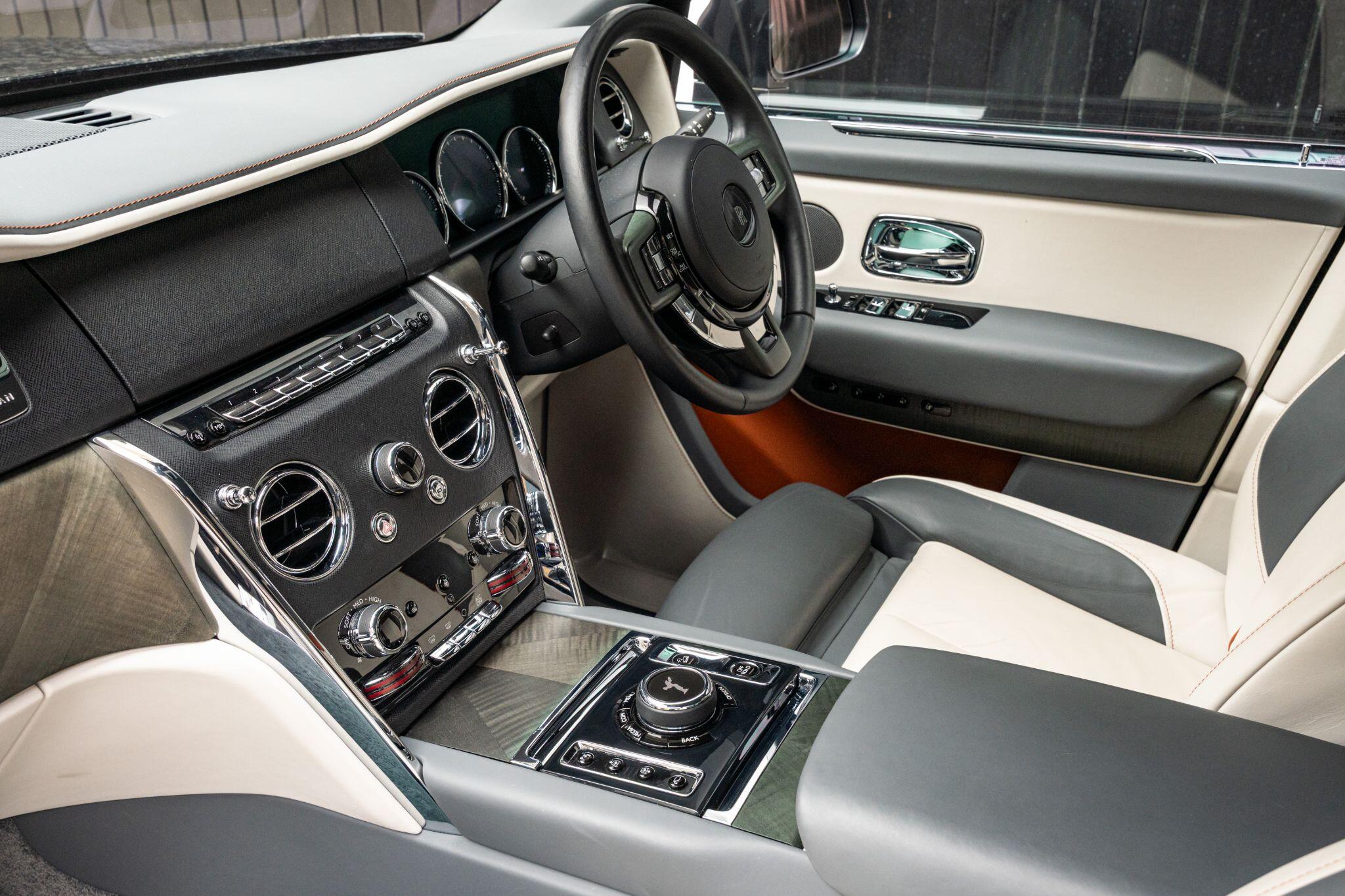 Rolls-Royce Cullinan view 25