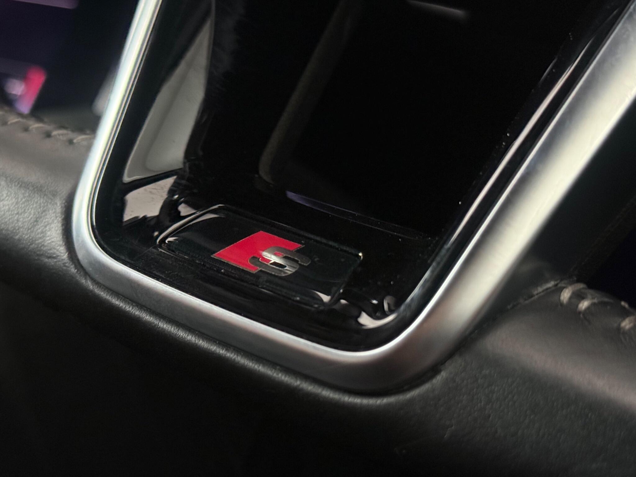Audi A6 view 16