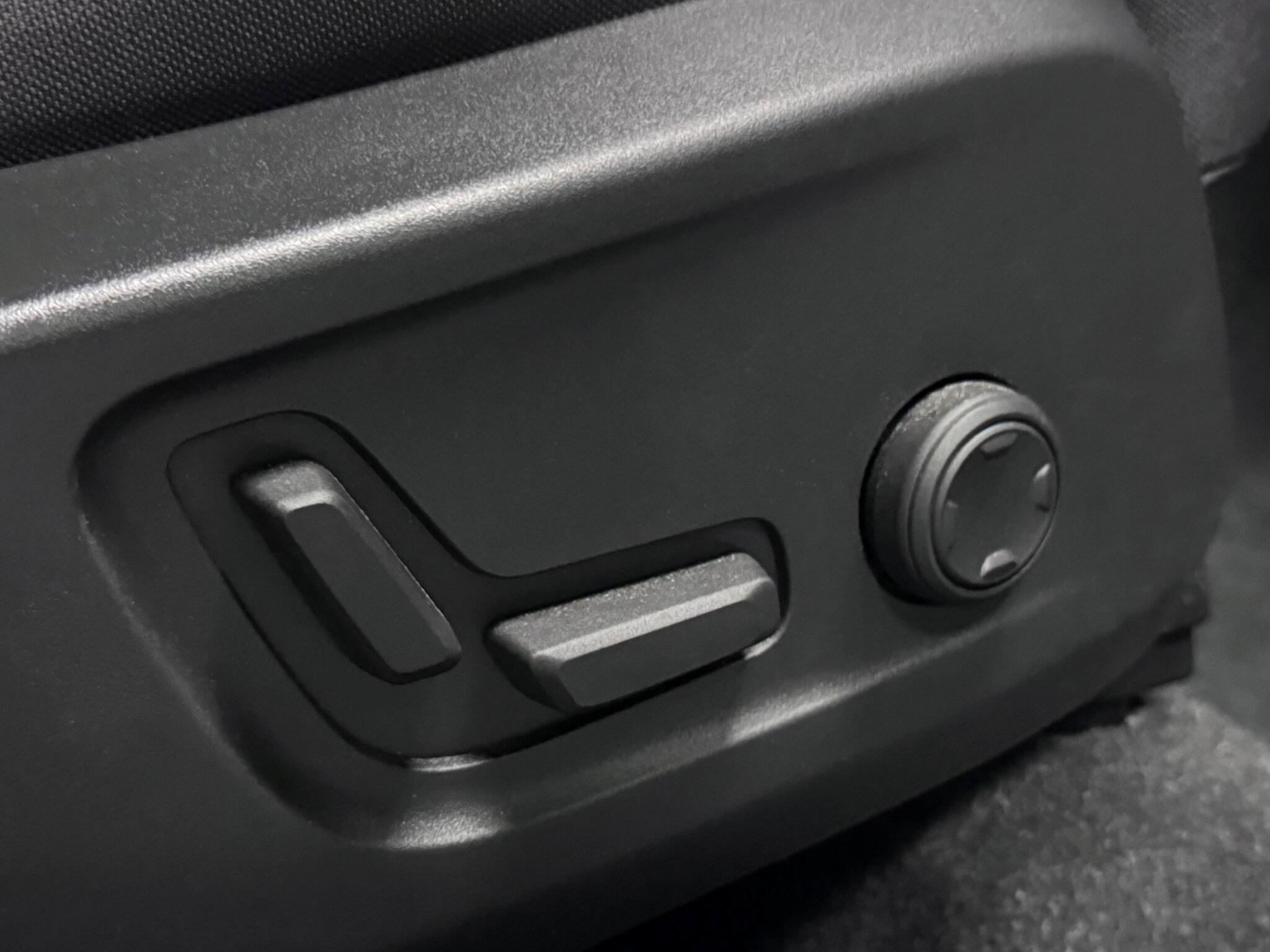 Volvo XC40 view 19