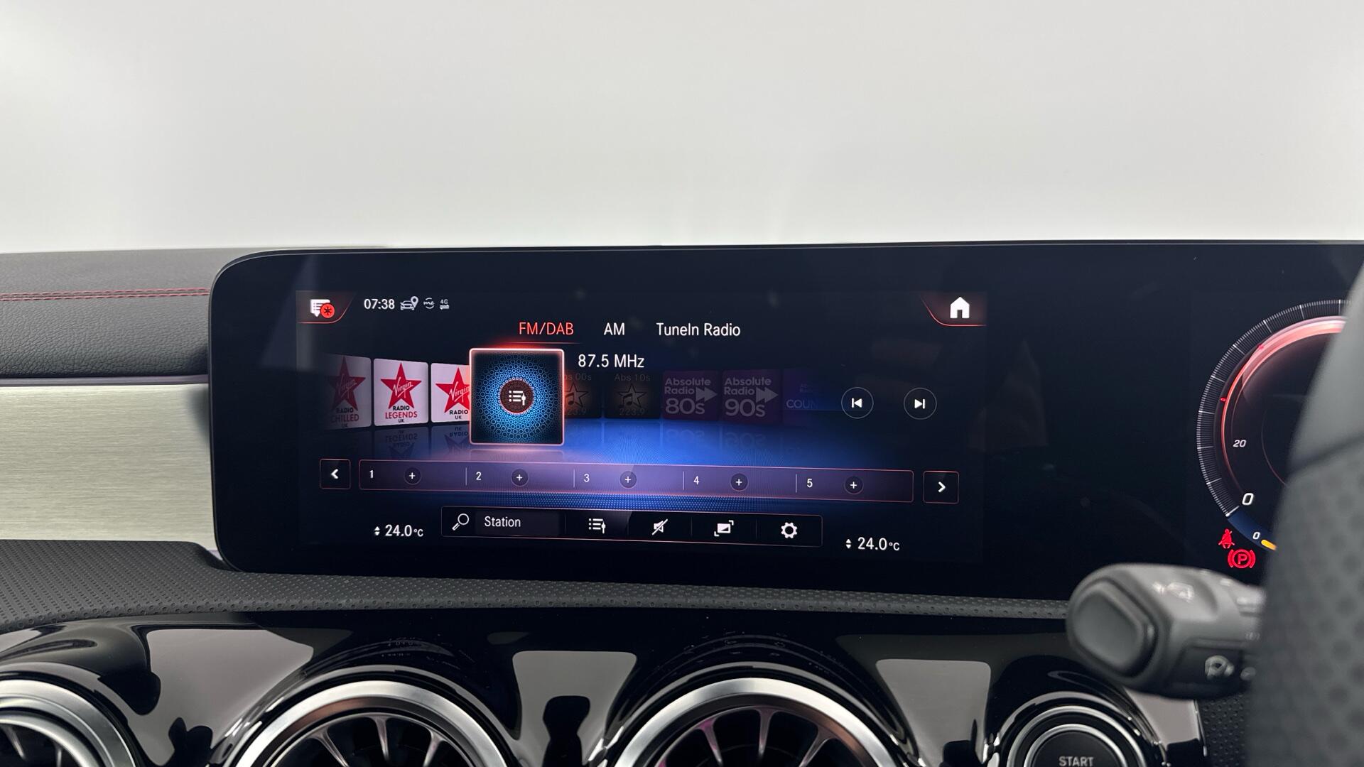 Mercedes-Benz CLA view 34