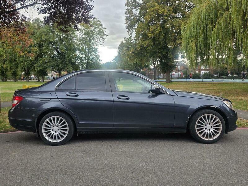 Mercedes-Benz C-Class view 37