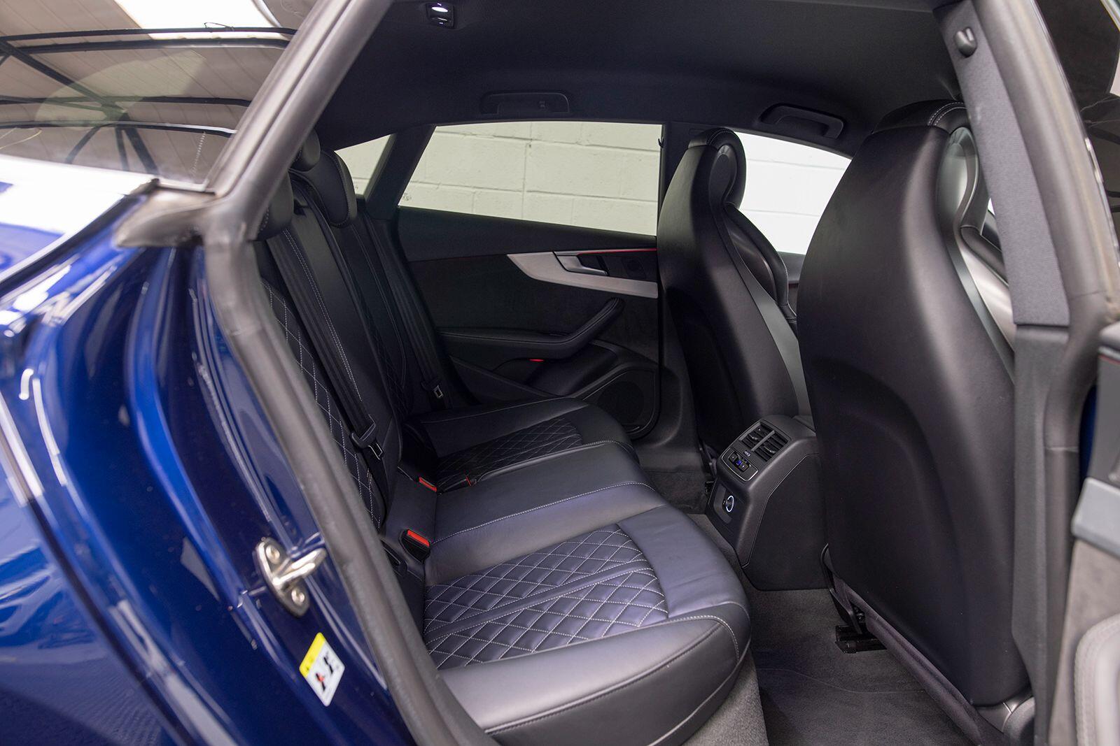 Audi S5 view 35