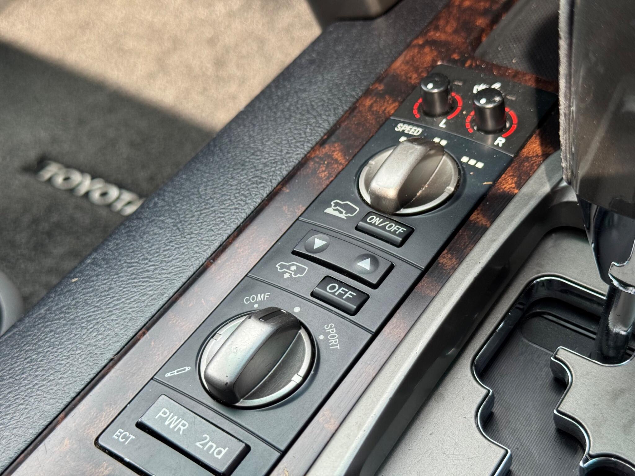 Toyota Land Cruiser view 25