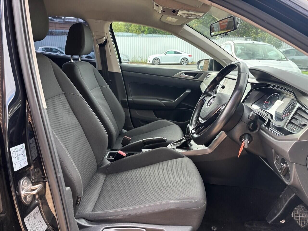 Volkswagen Polo view 10