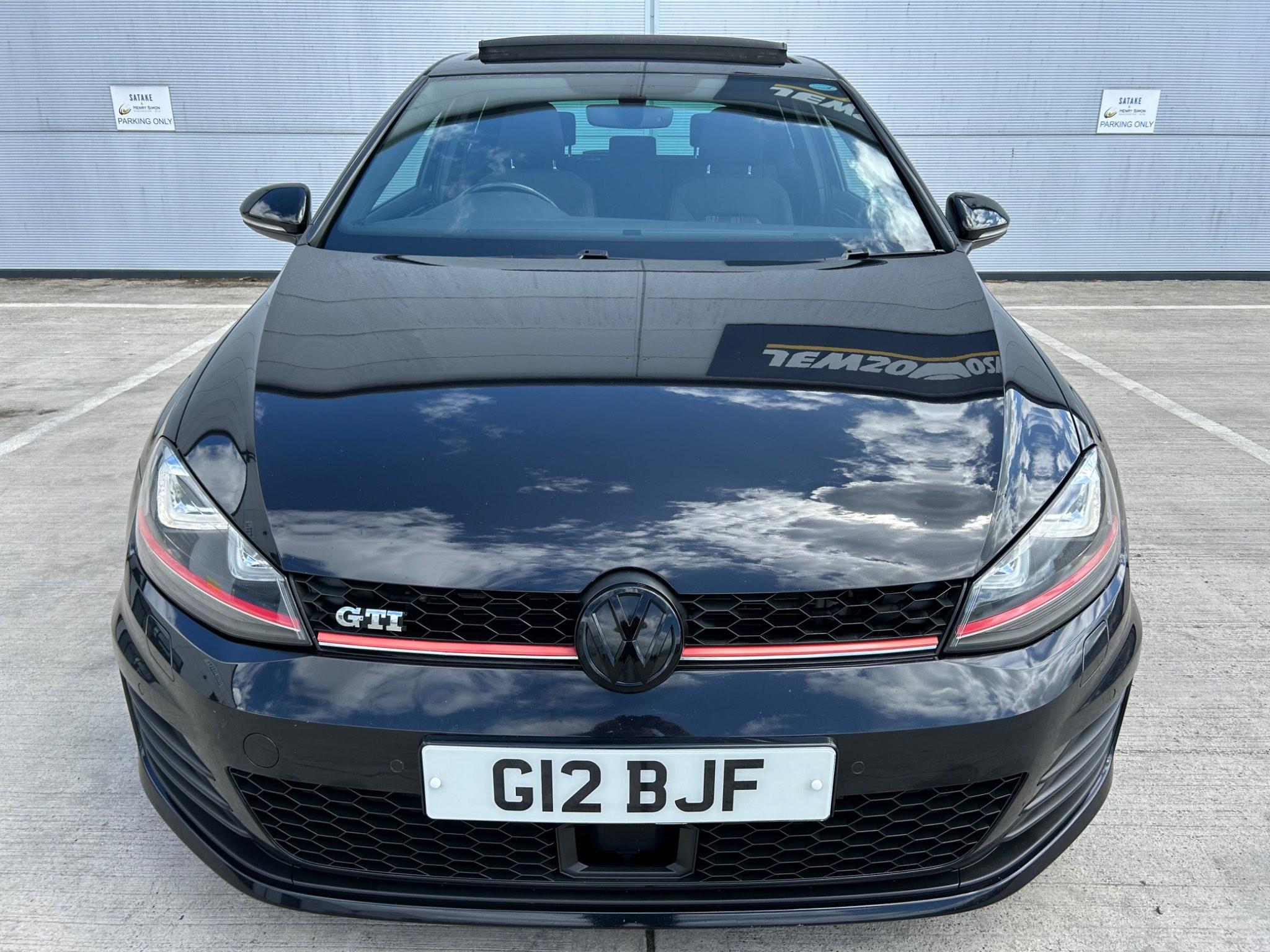 Volkswagen Golf view 4