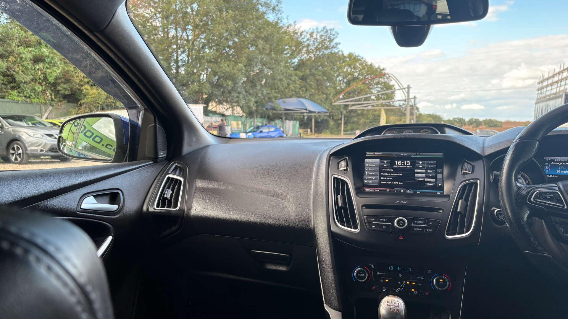 Ford Focus view 36
