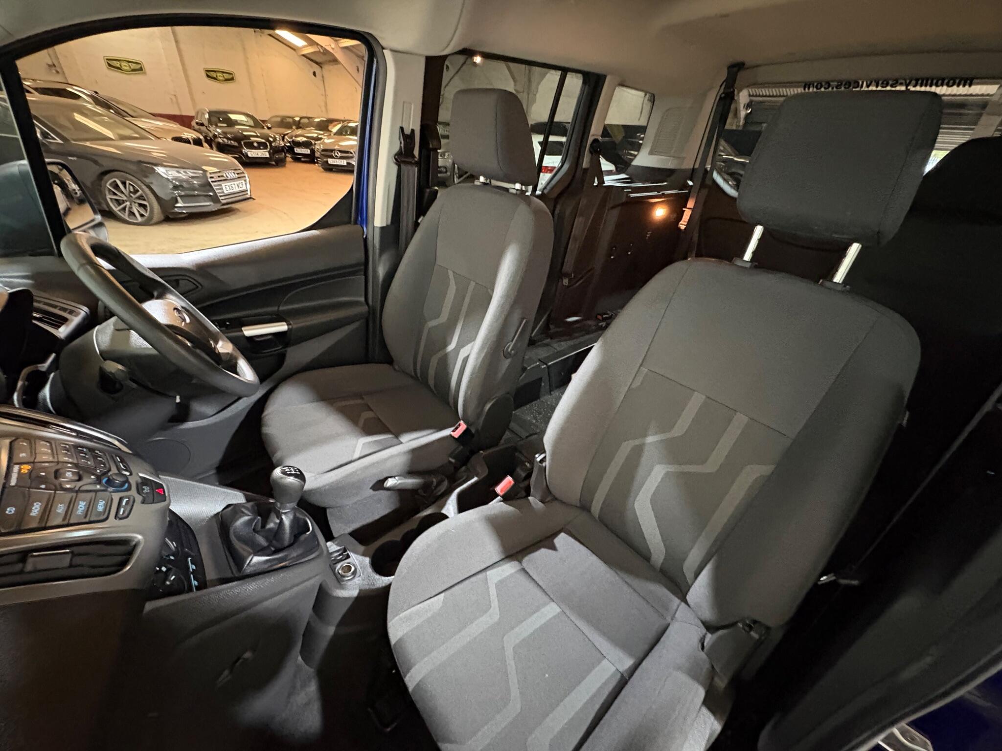 Ford Tourneo Connect view 67