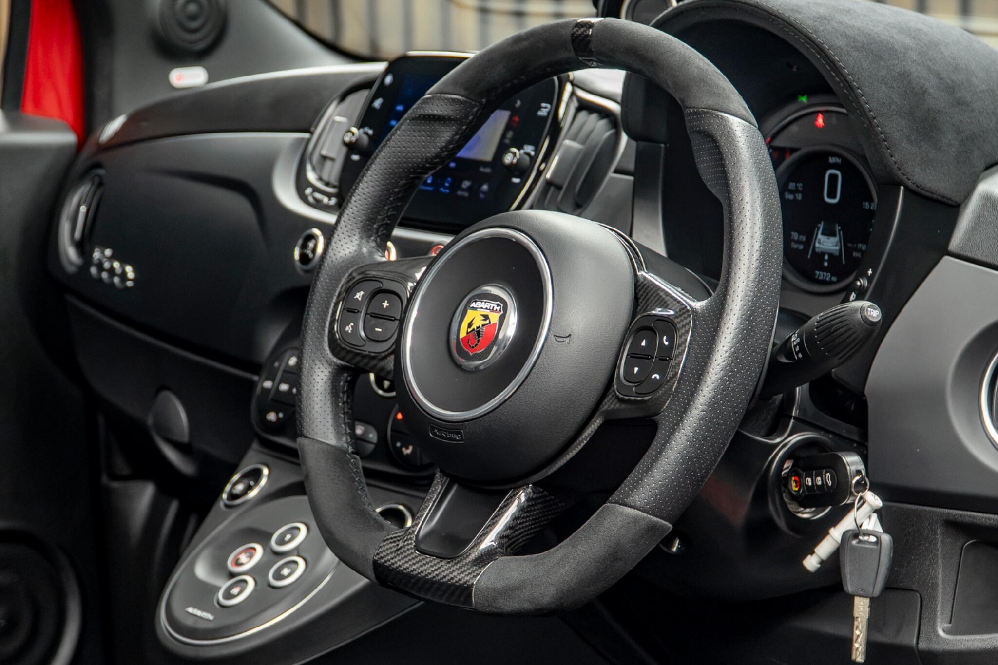 Abarth 695C view 29