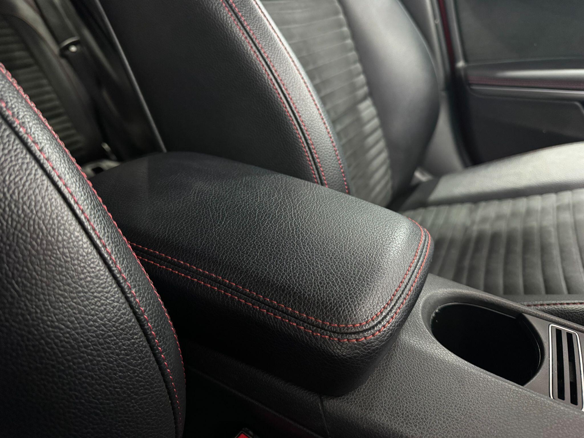 Mercedes-Benz Gla view 38