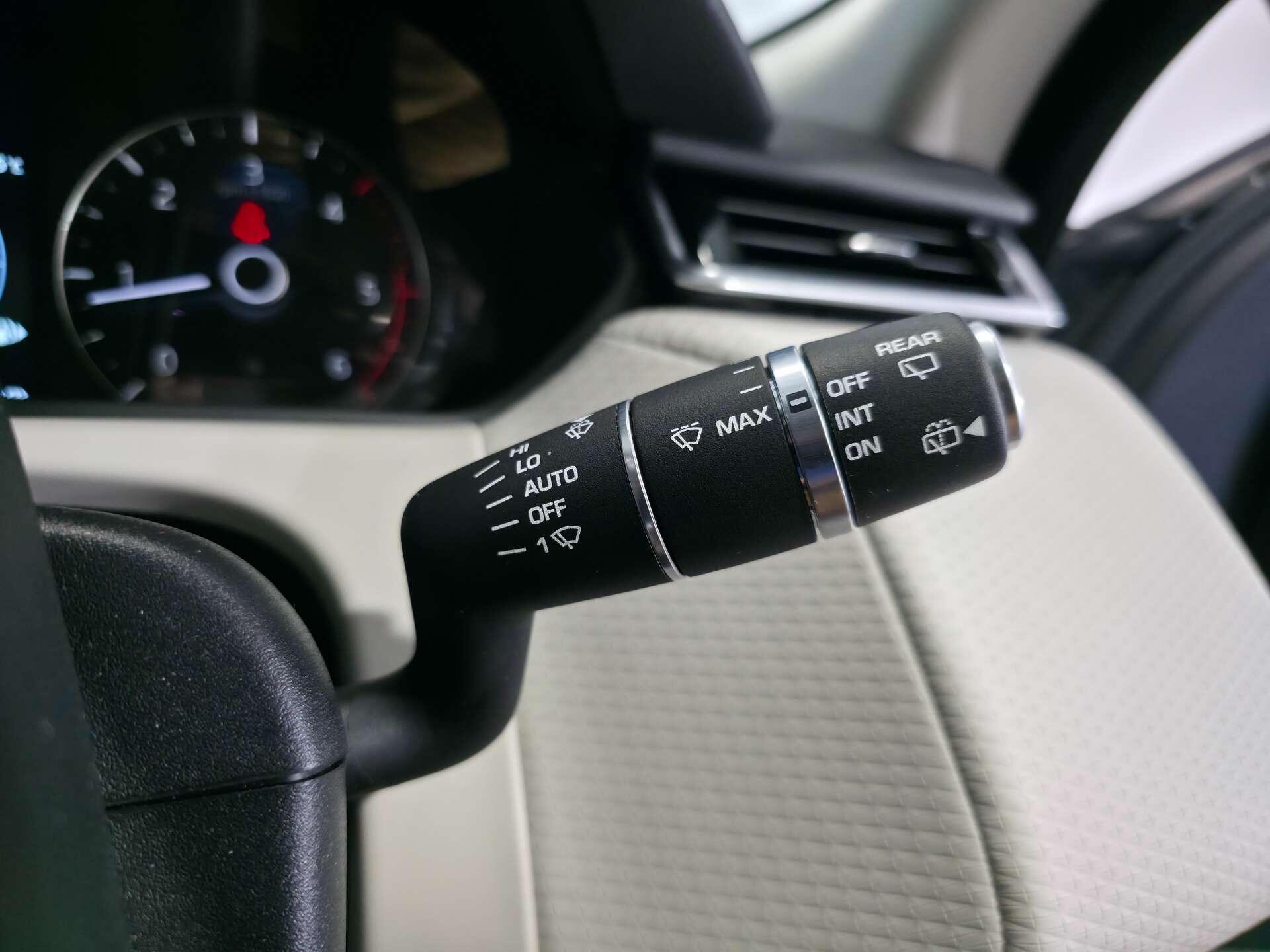Land Rover Range Rover Velar view 25