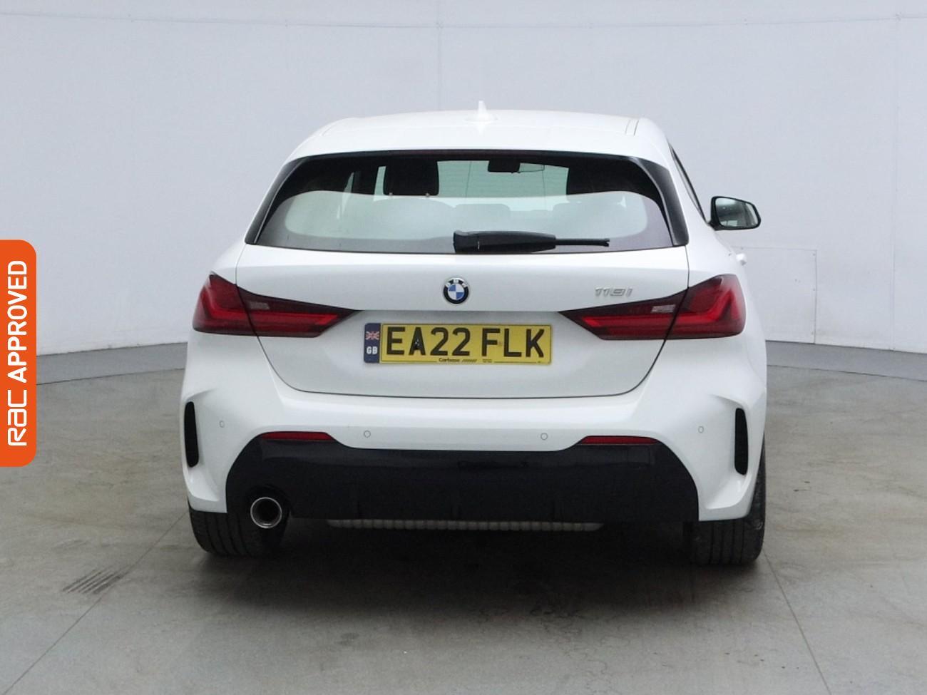 BMW 1 Series view 8