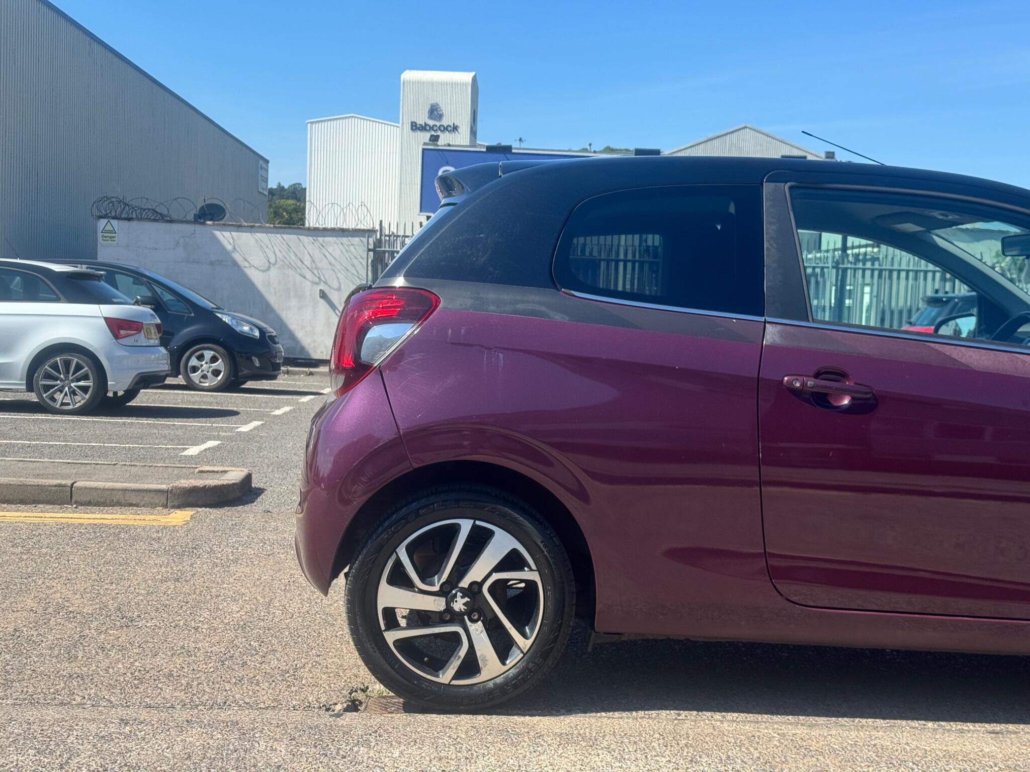 Peugeot 108 view 11