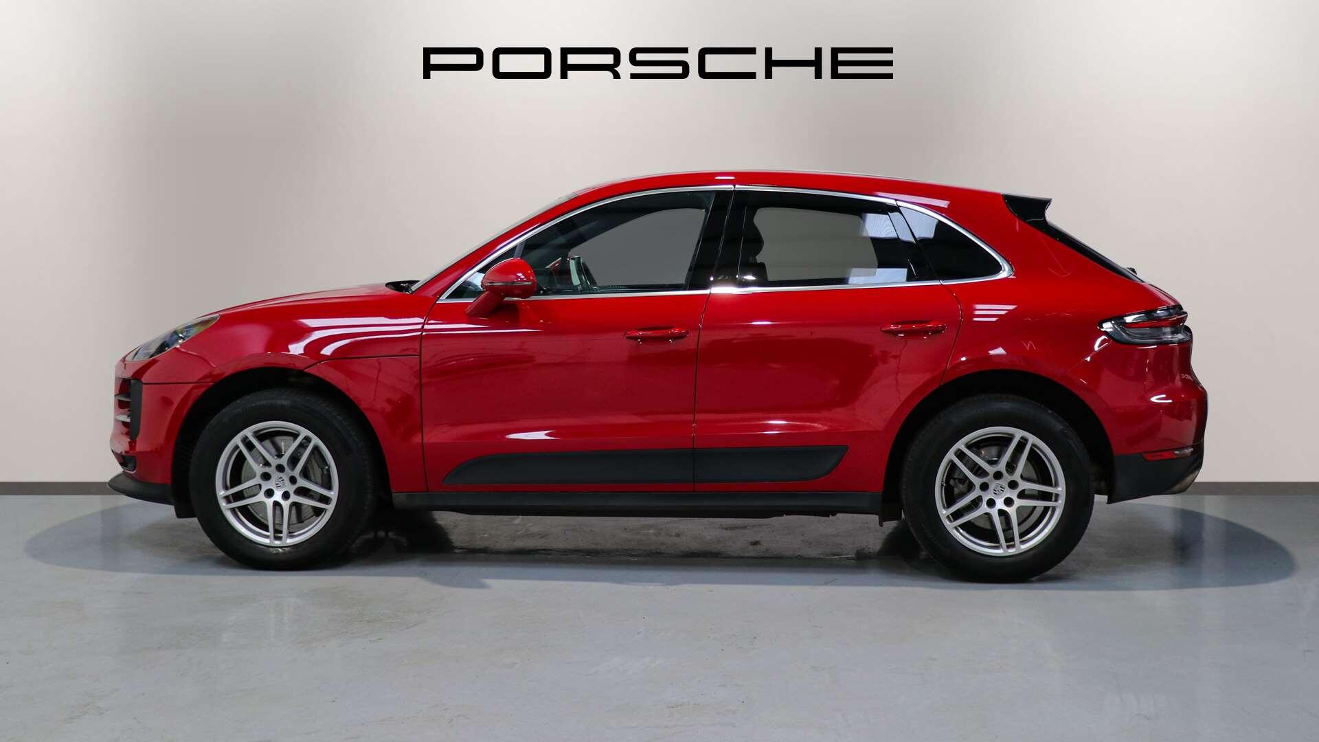 Porsche Macan view 8