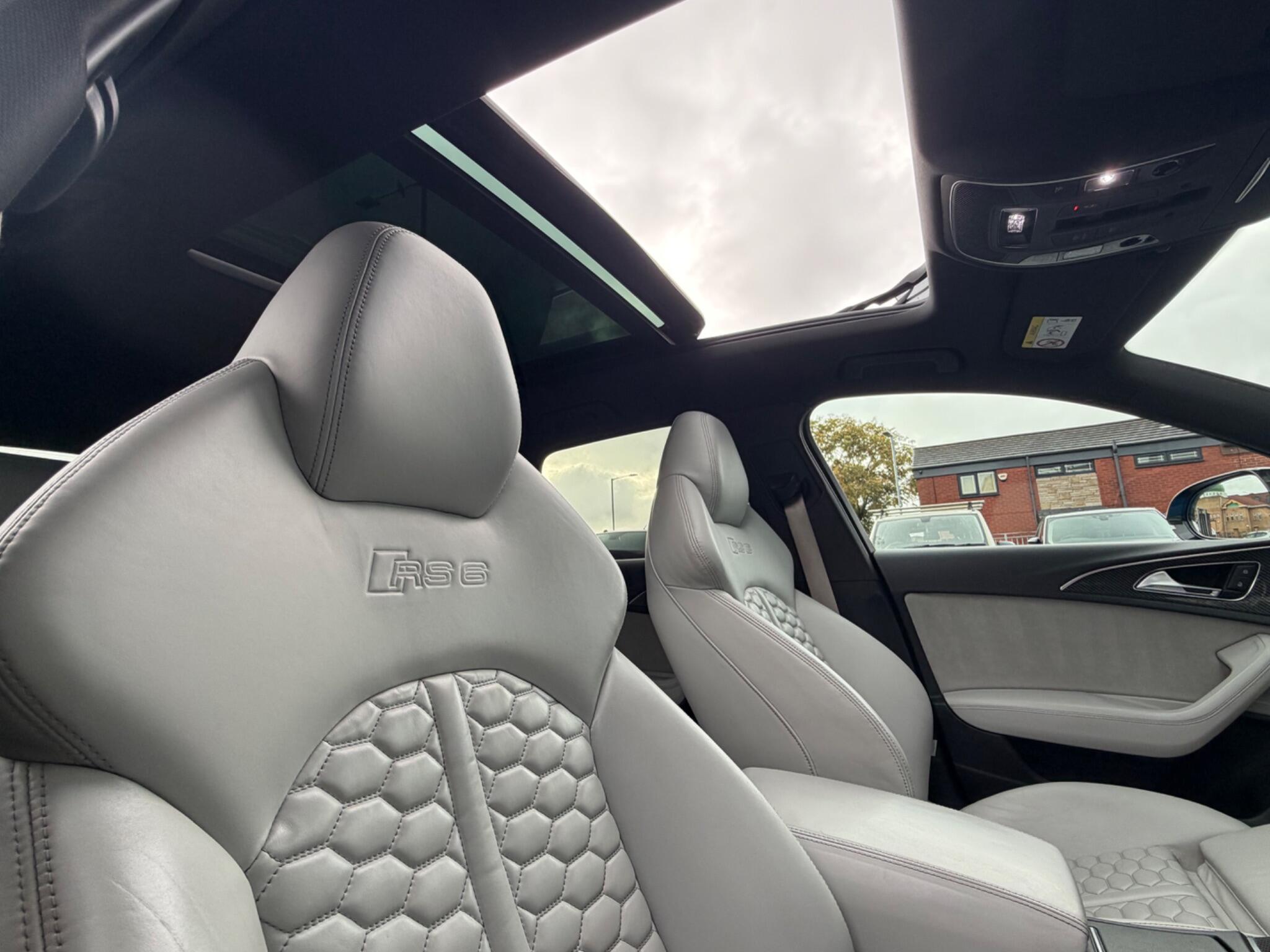 Audi RS6 Avant view 15