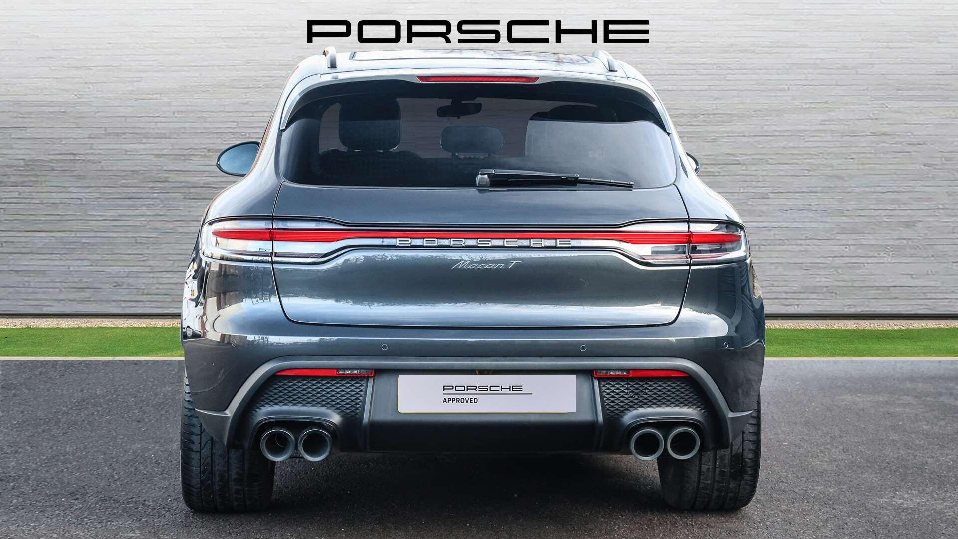 Porsche Macan view 10