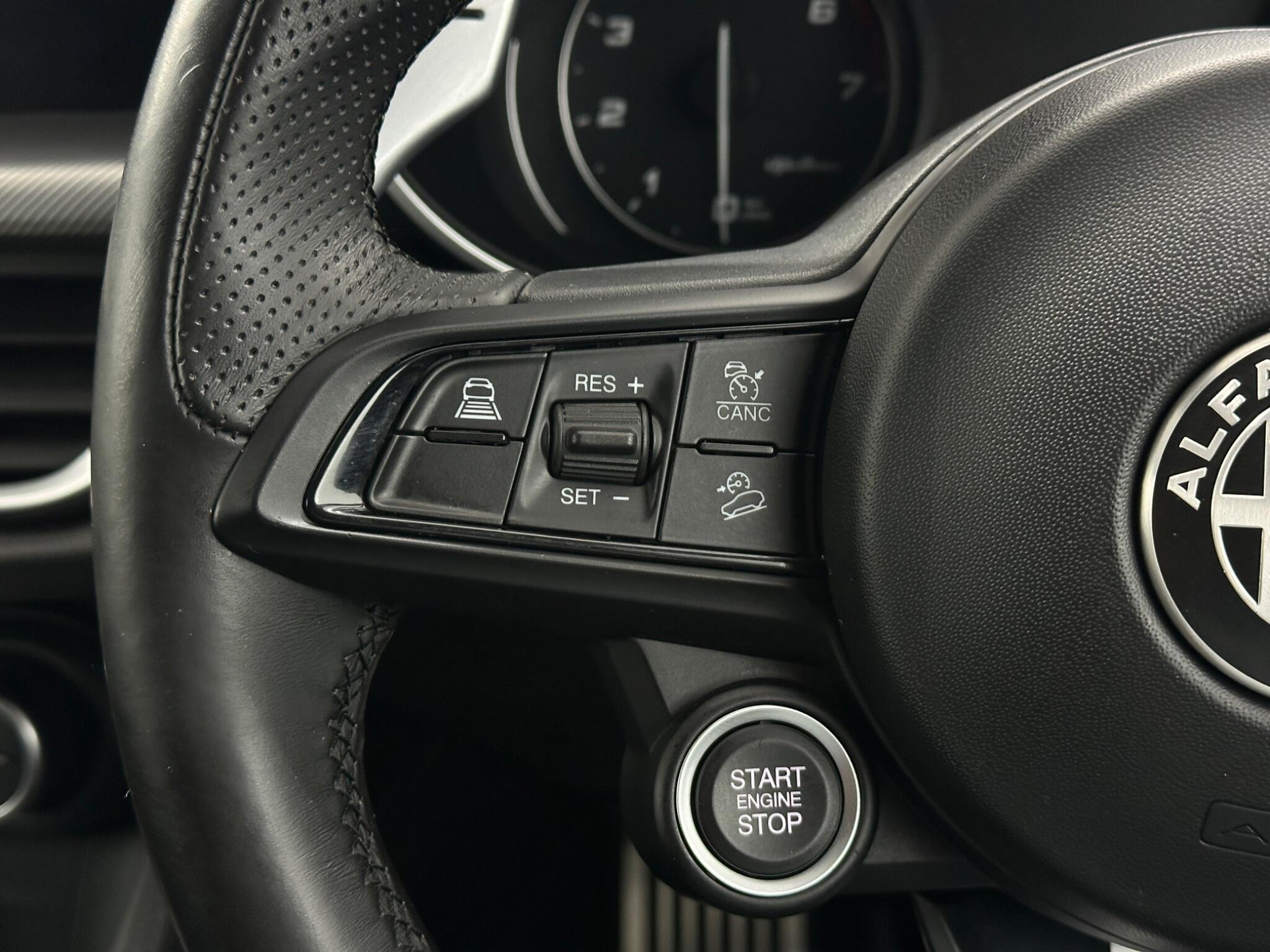 Alfa Romeo Stelvio view 15