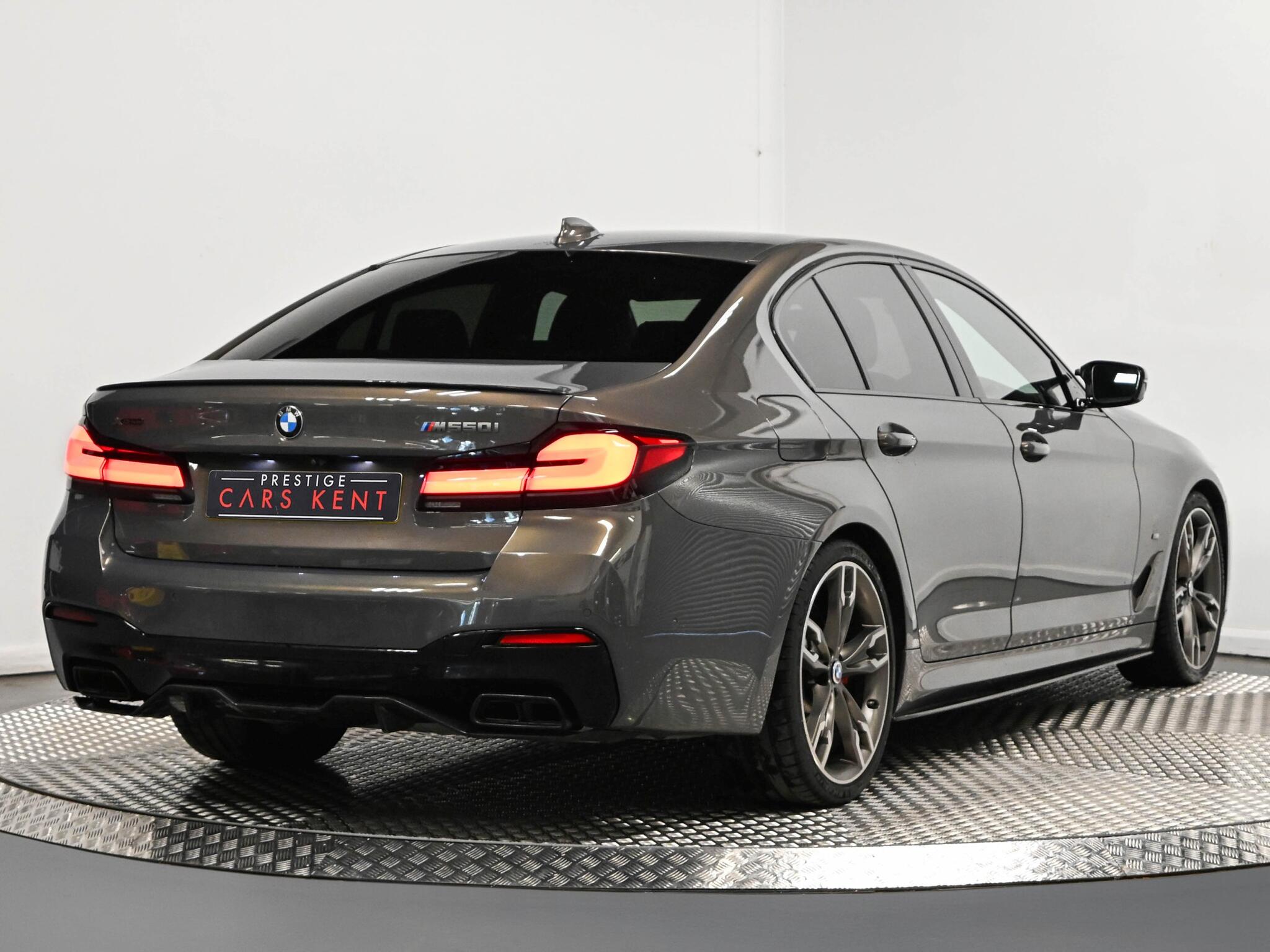 BMW 5 Series view 27