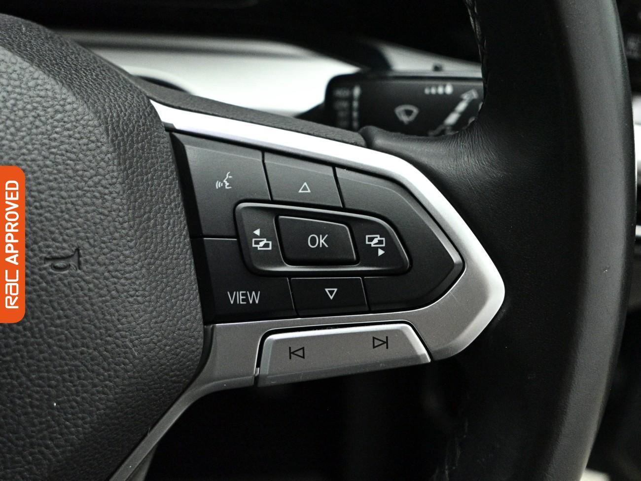 Volkswagen Golf view 21