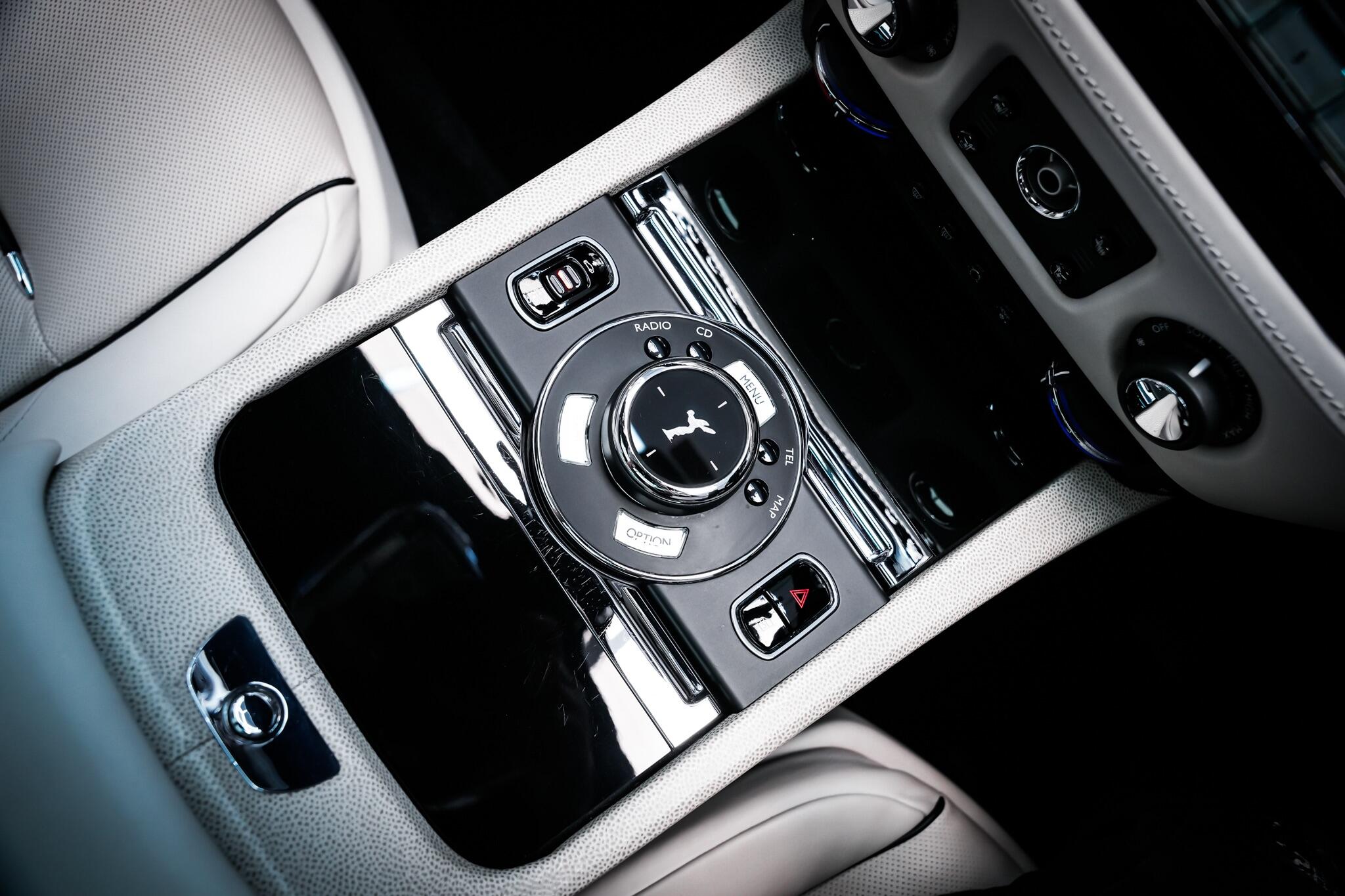 Rolls-Royce Wraith view 7