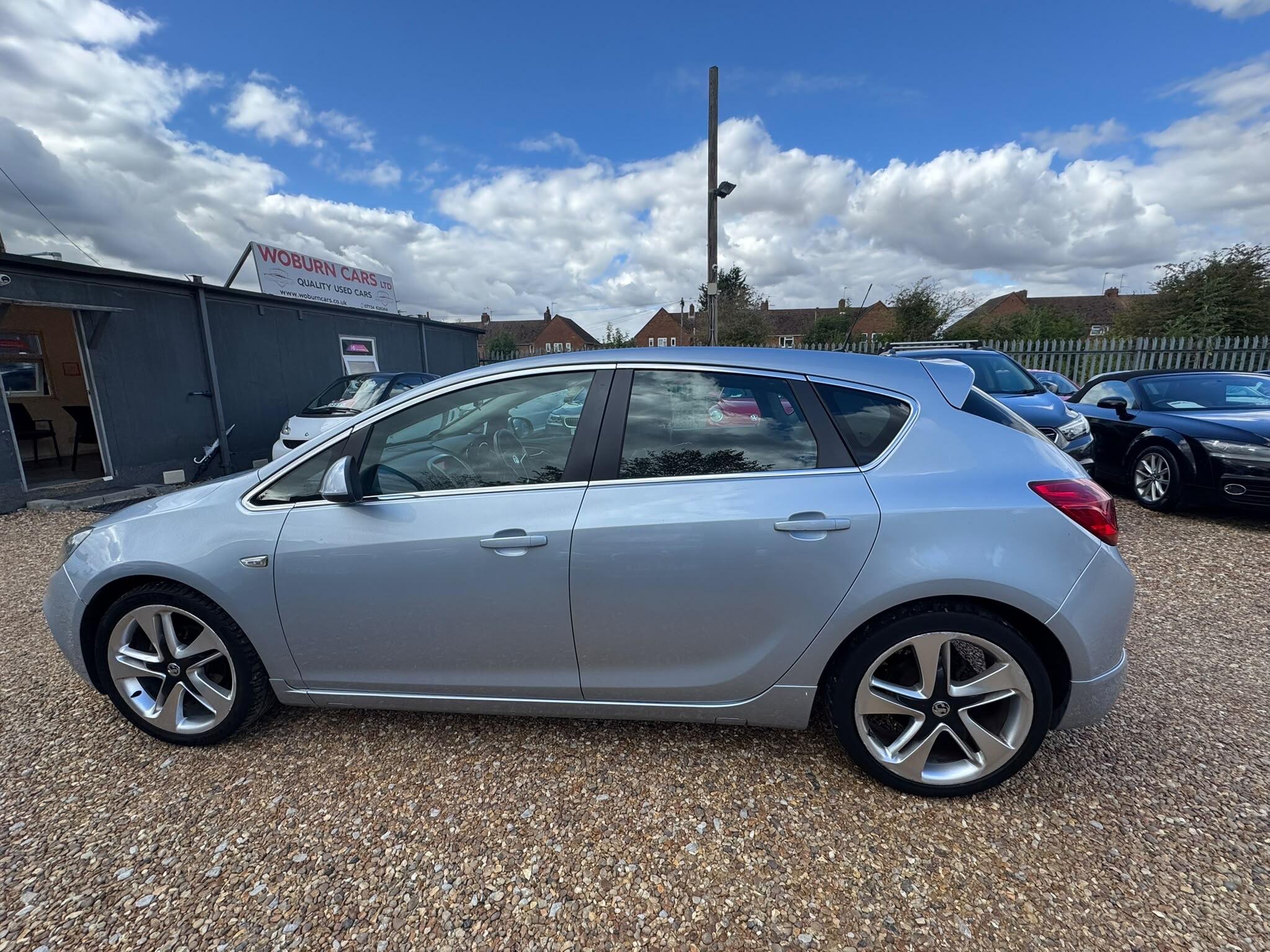 Vauxhall Astra view 4