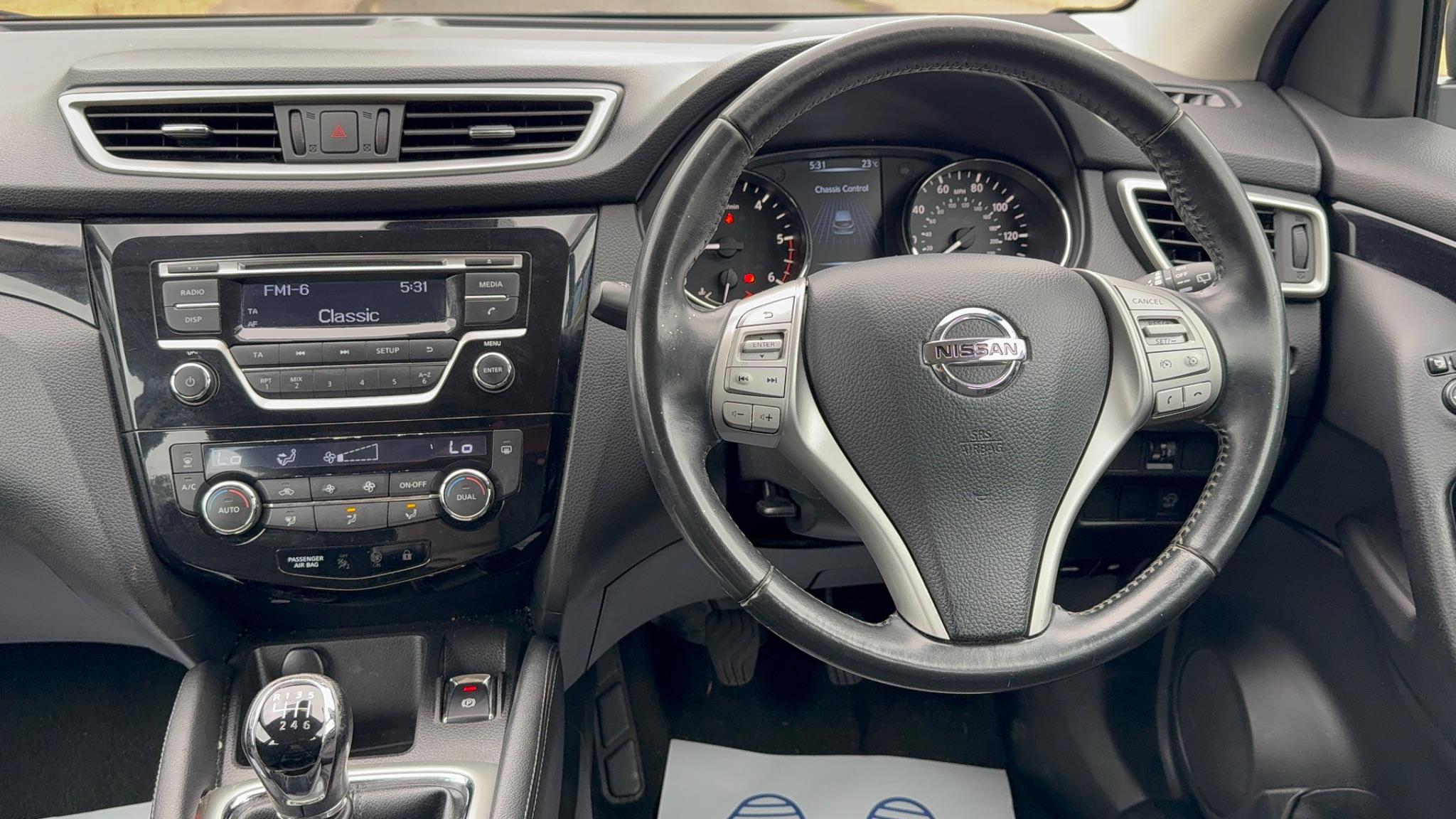 2014 Nissan Qashqai 1.5 dCi Acenta 2WD Euro 5 (s/s) 5dr • 74,950 miles image 39