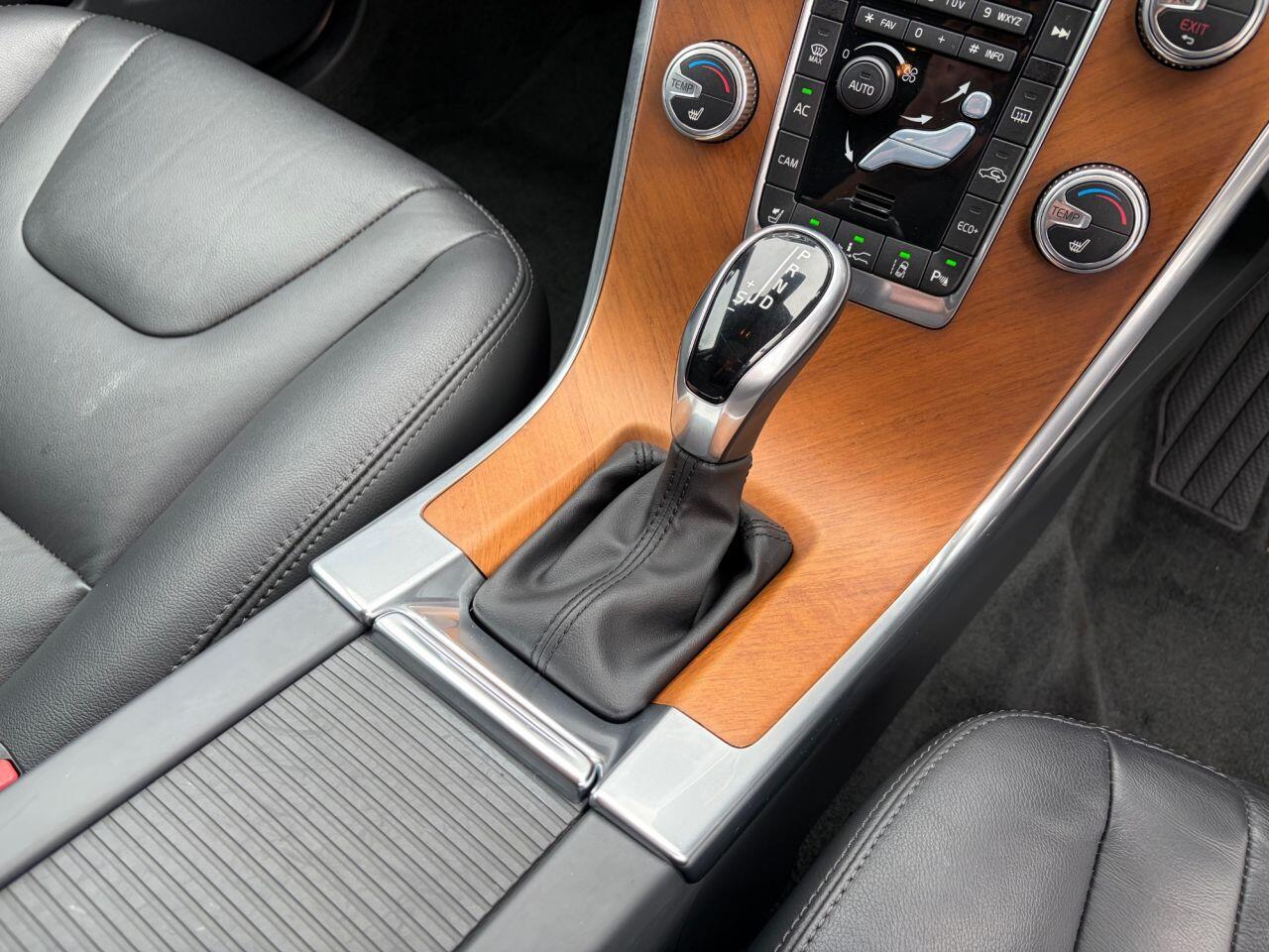 Volvo XC60 view 29