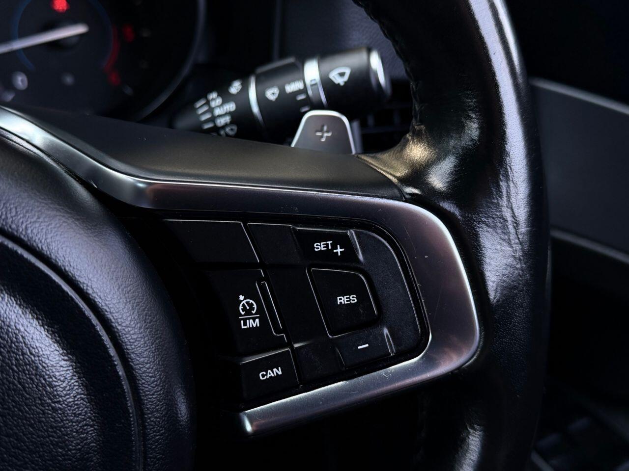 Jaguar XF view 23