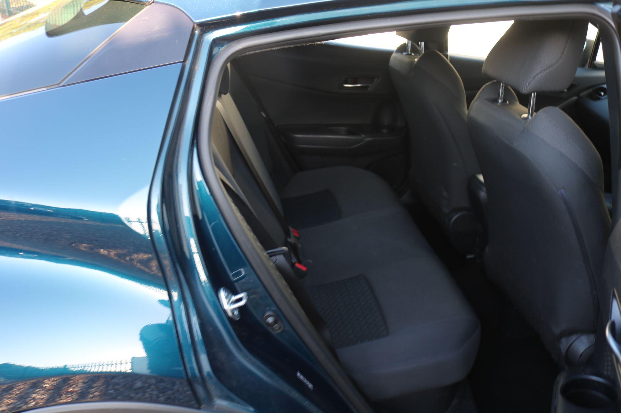 Toyota C-HR view 21