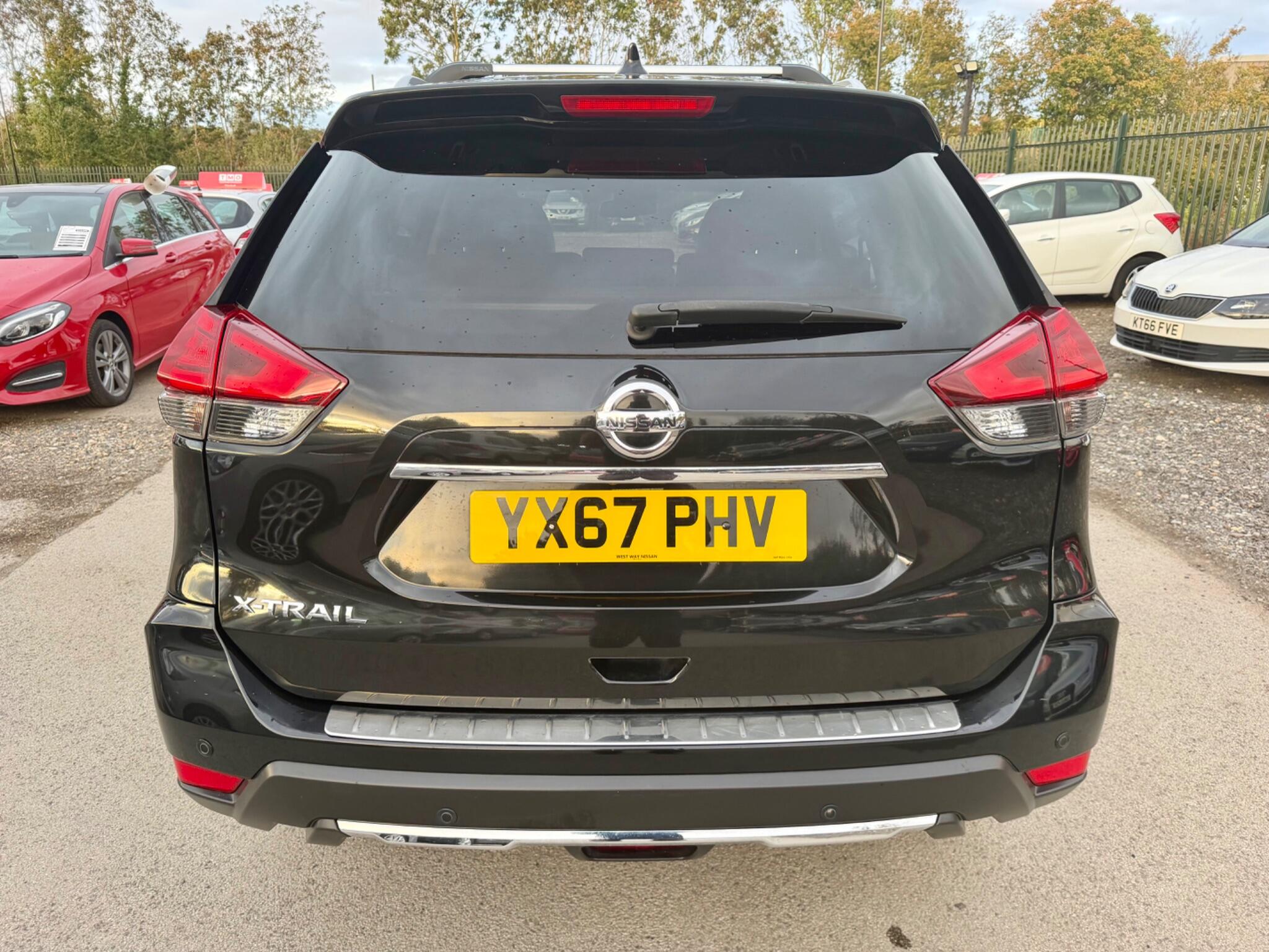 Nissan X-Trail view 16