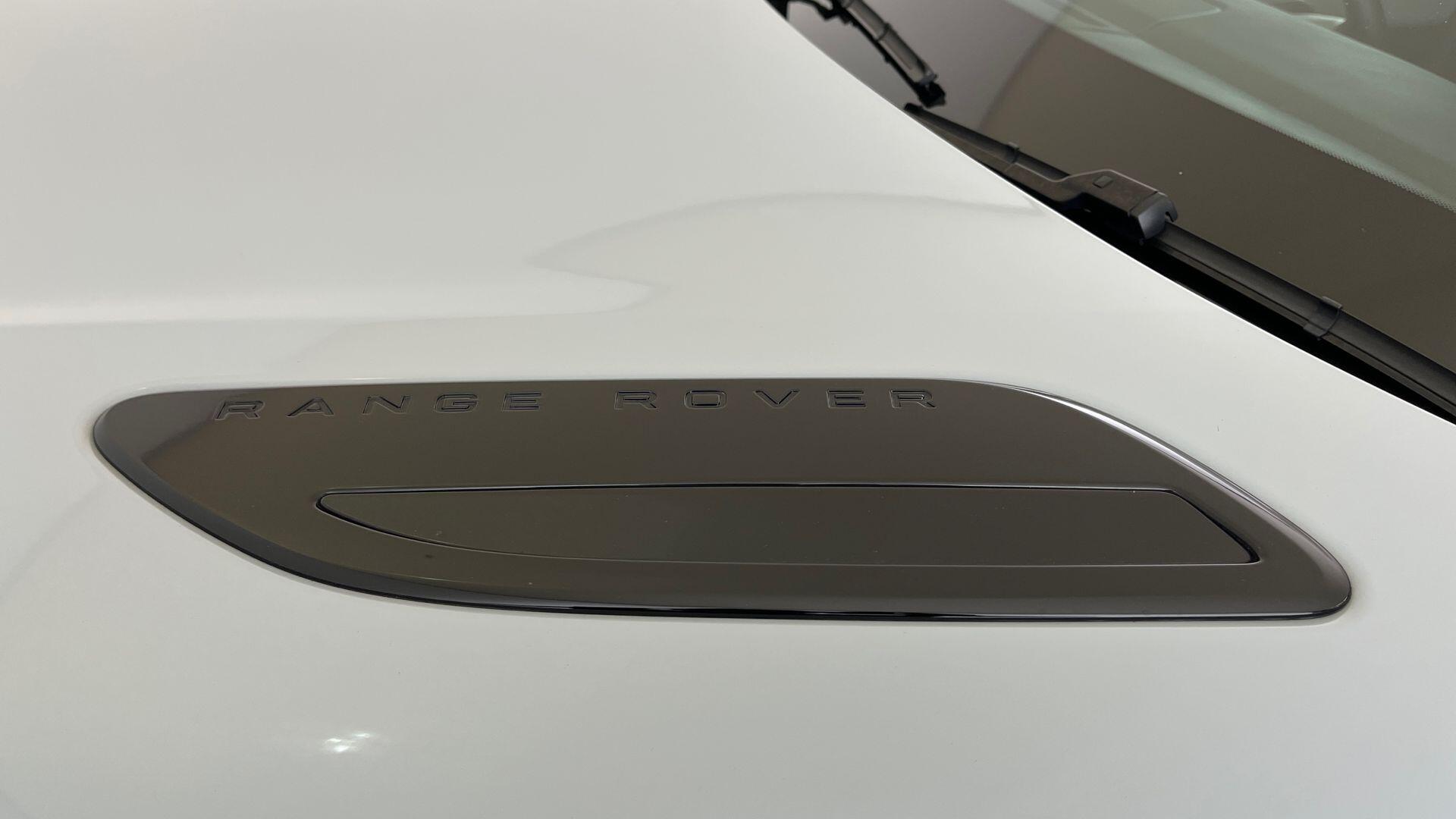 Land Rover Range Rover Velar view 28