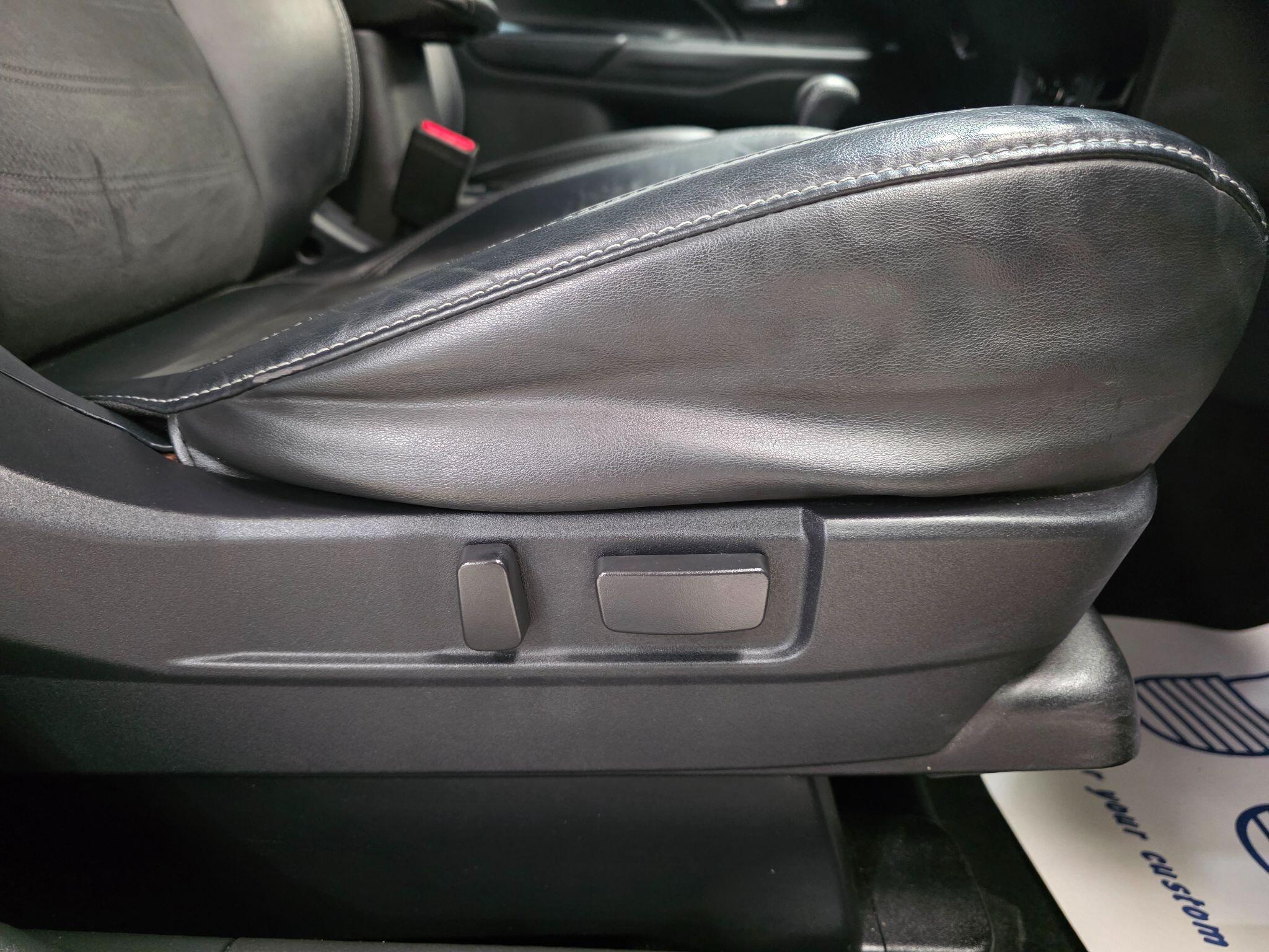 Mitsubishi Outlander view 14