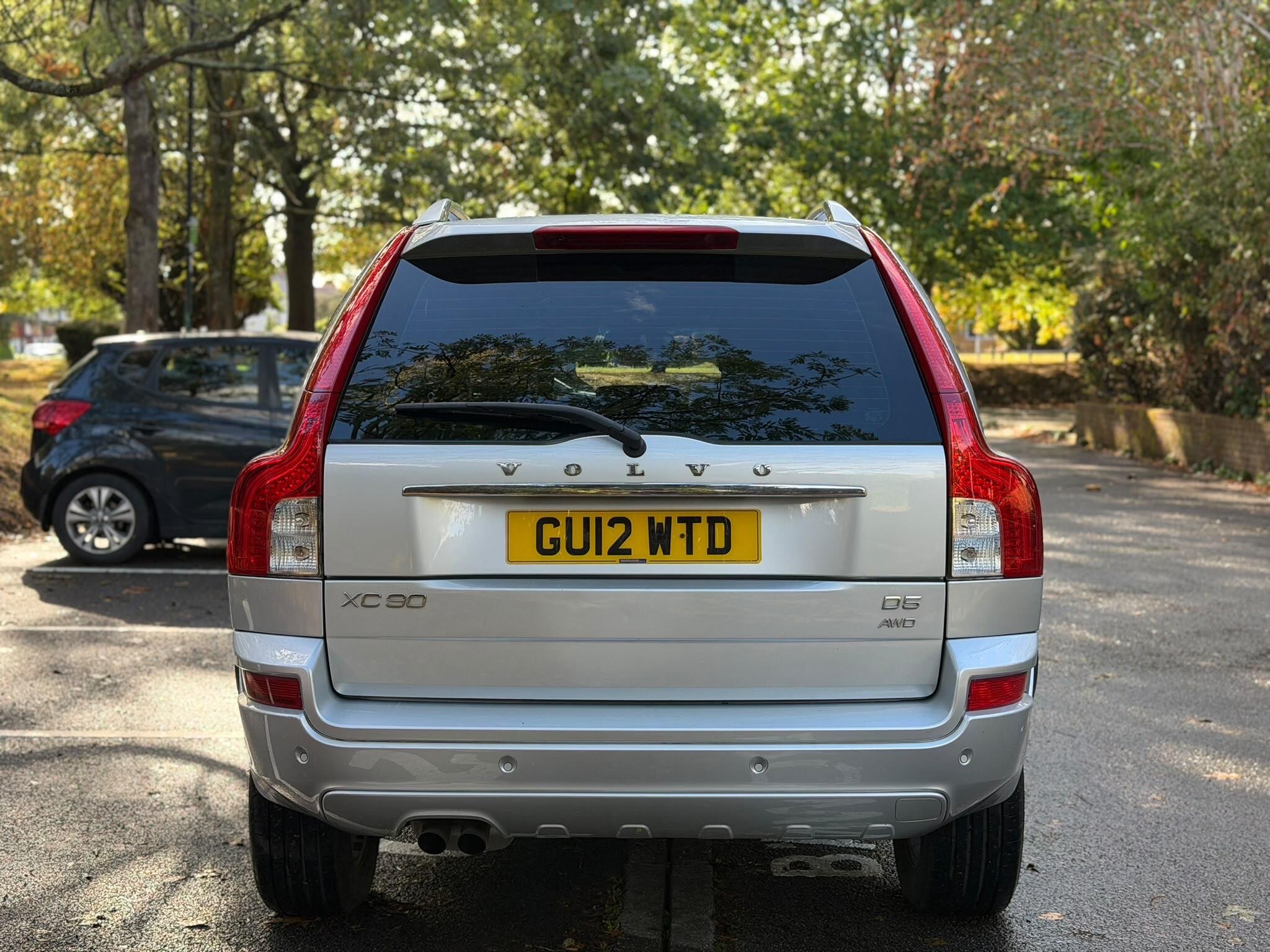 Volvo XC90 view 4