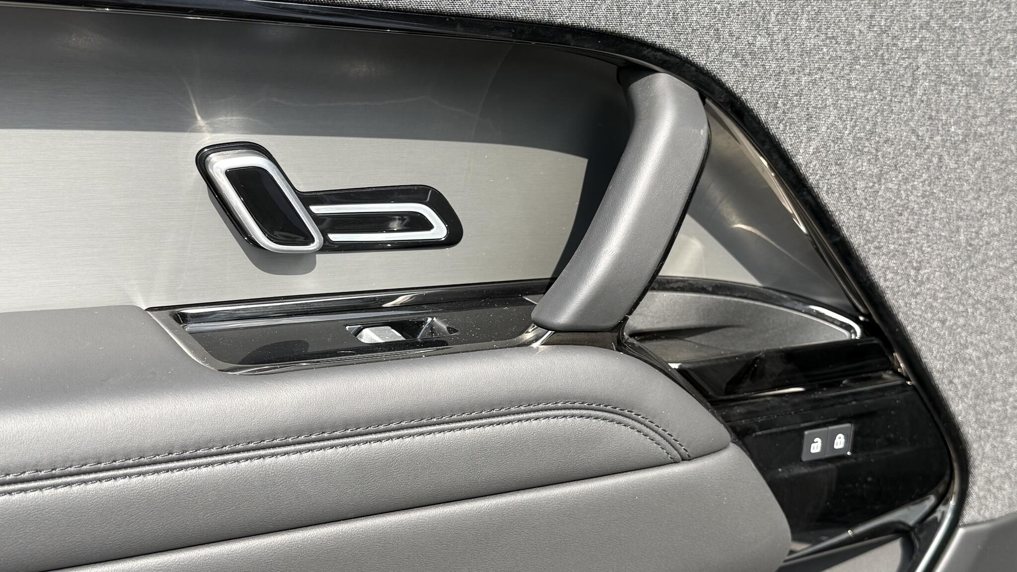 Land Rover Range Rover Sport view 36