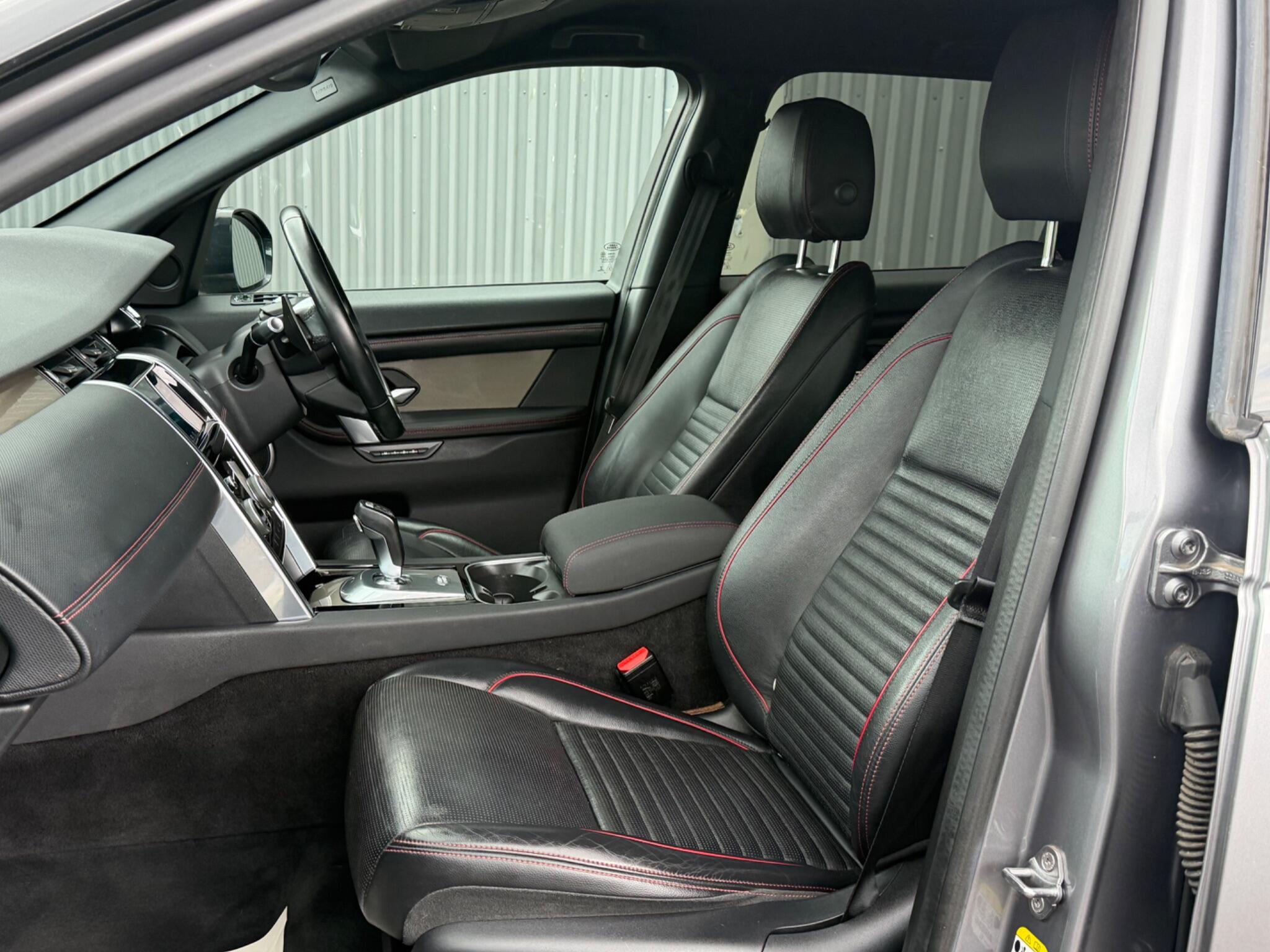 Land Rover Discovery Sport view 13
