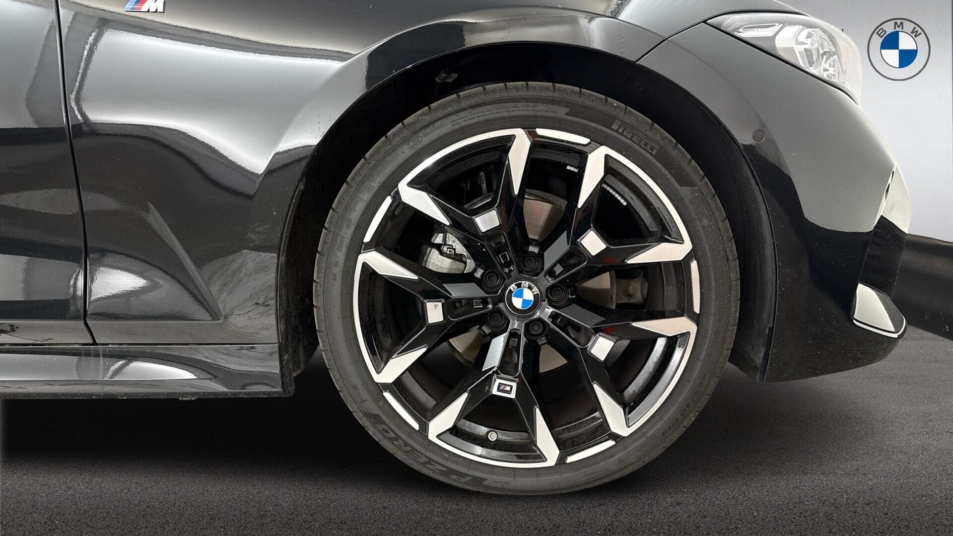 BMW 3 Series view 14