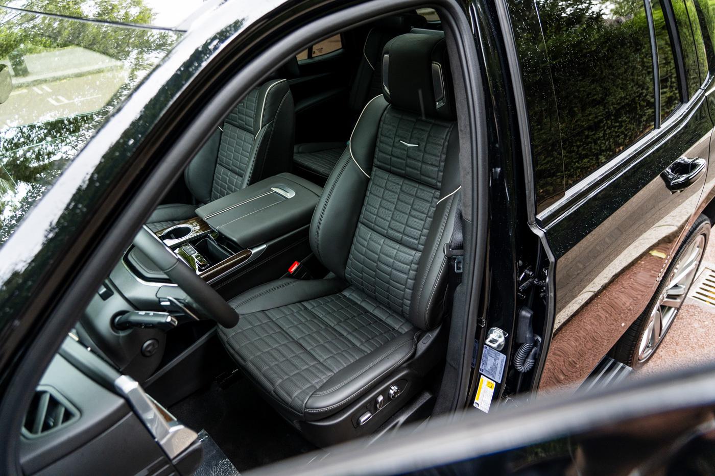 Cadillac Escalade view 28