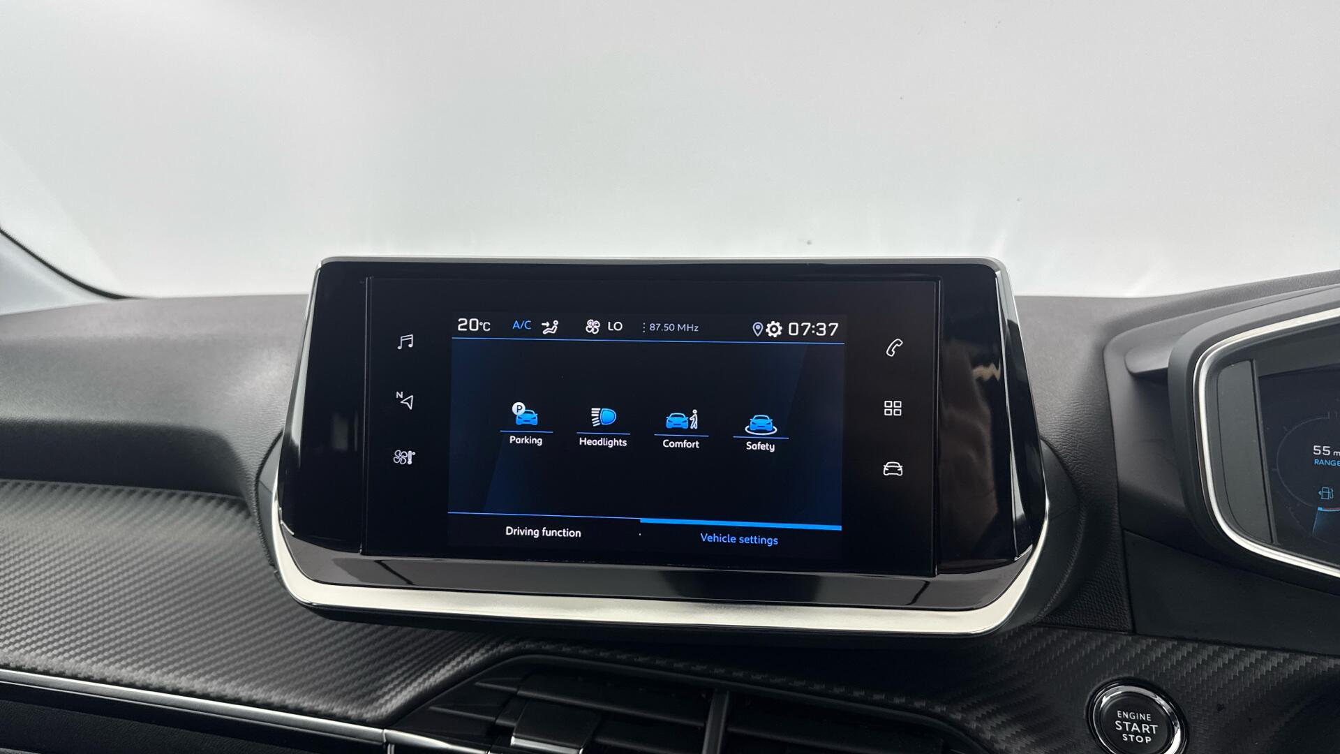 Peugeot 208 view 30