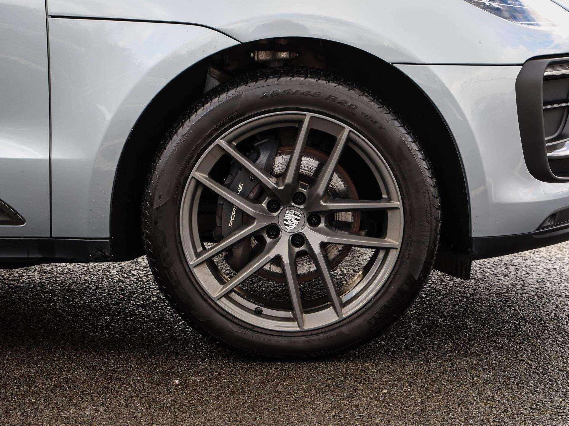 Porsche Macan view 6