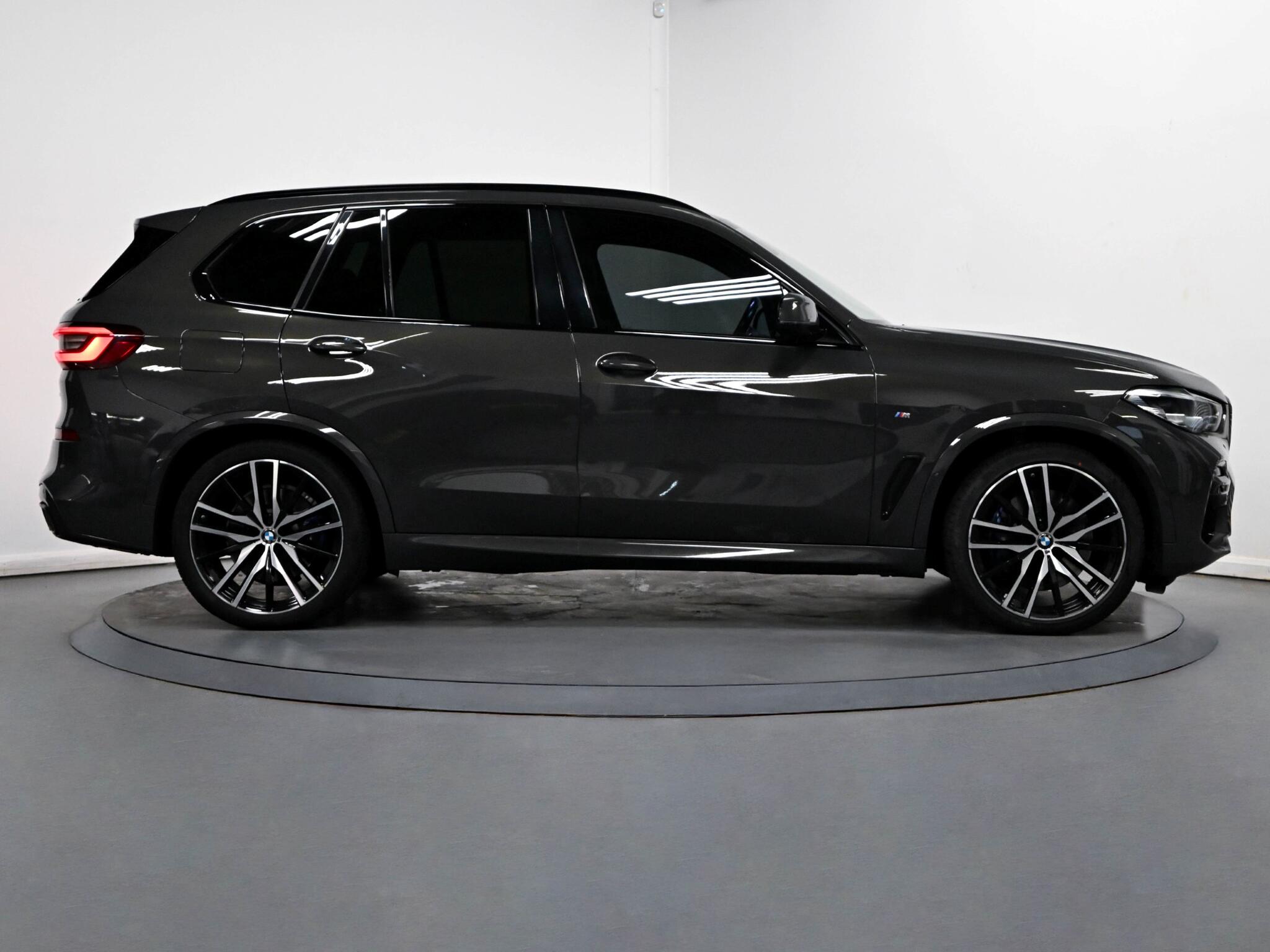 BMW X5 view 28