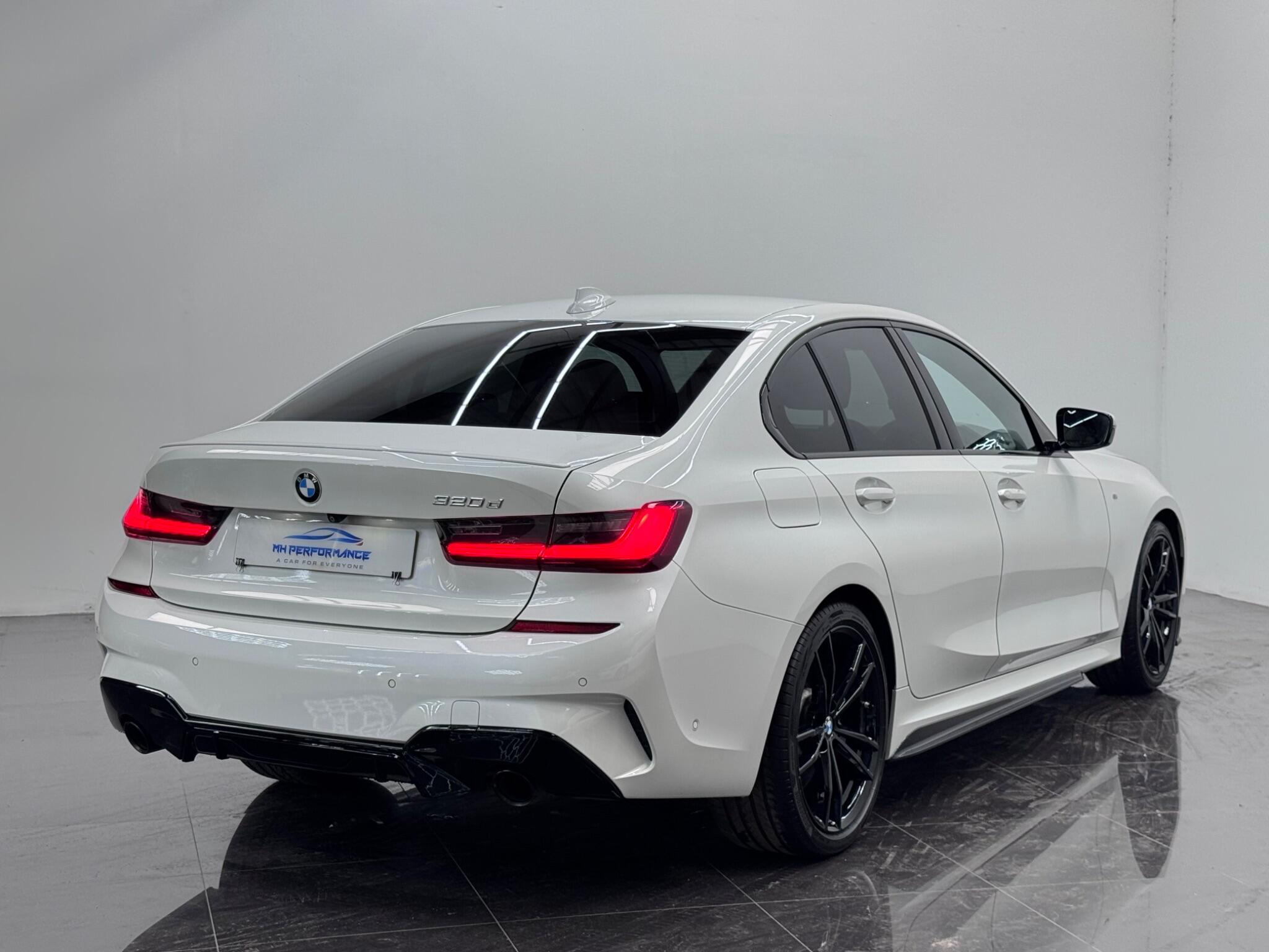 BMW 3 Series view 9