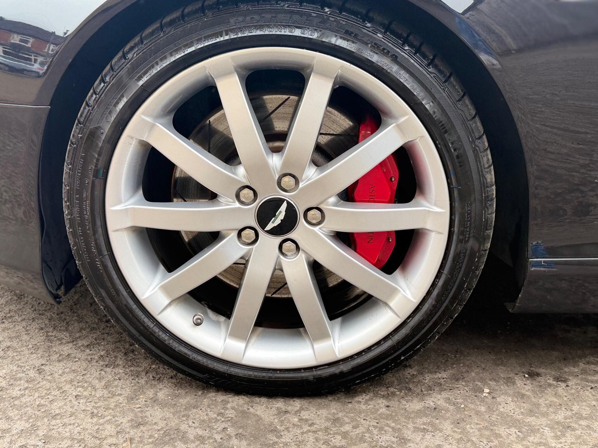 2005 Aston Martin DB9 5.9 Coupe 2dr Petrol Seq (394 g/km, 450 bhp) image 18