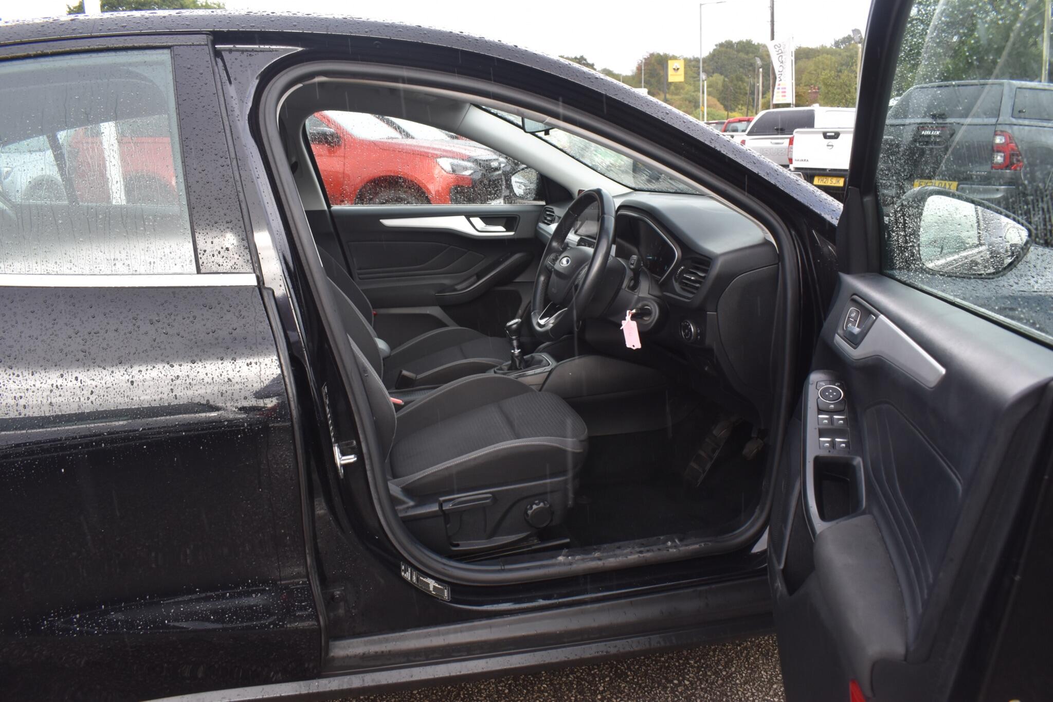 Focus - 1.5 EcoBlue Zetec Euro 6 (s/s) 5dr - Image 6