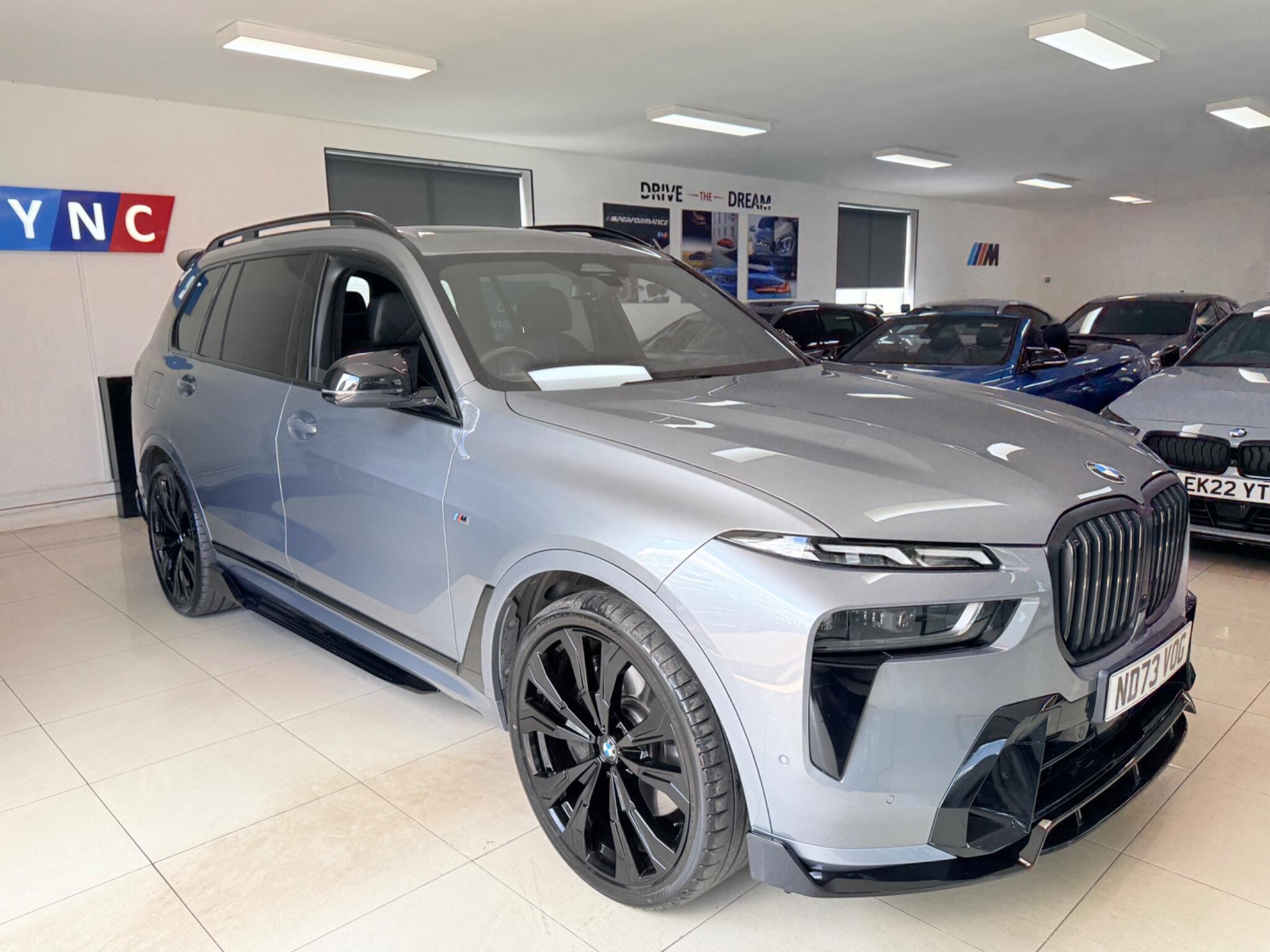 BMW X7 view 33