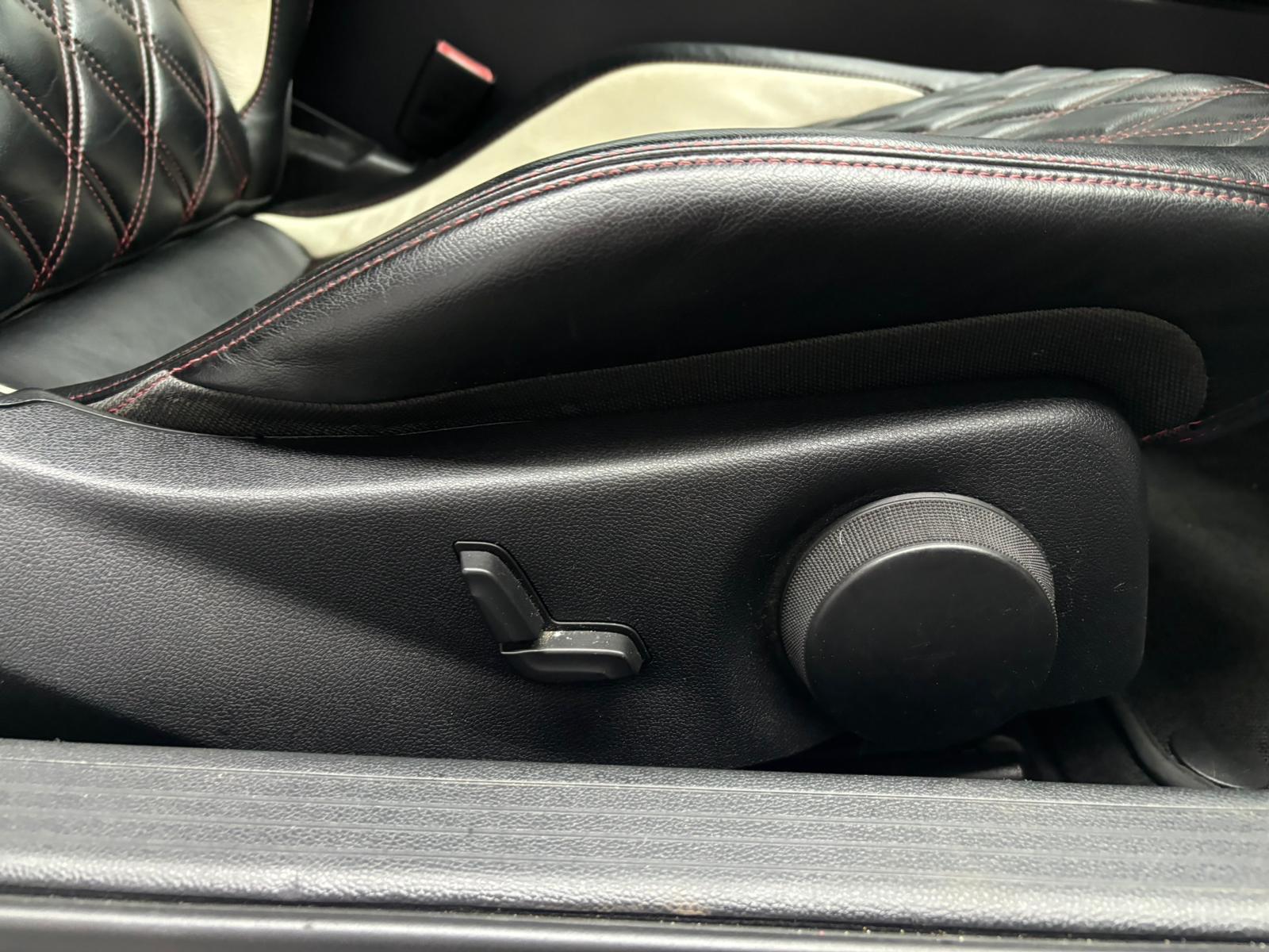 Mercedes-Benz E Class view 26