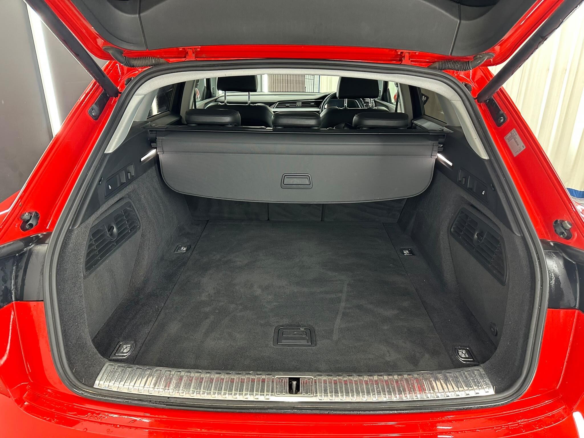 Audi E-Tron view 21