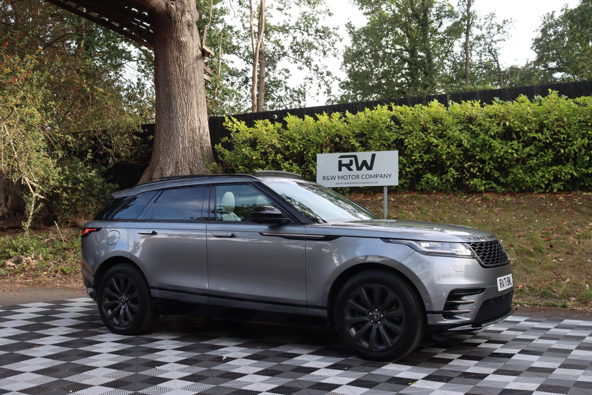 Land Rover Range Rover Velar view 37